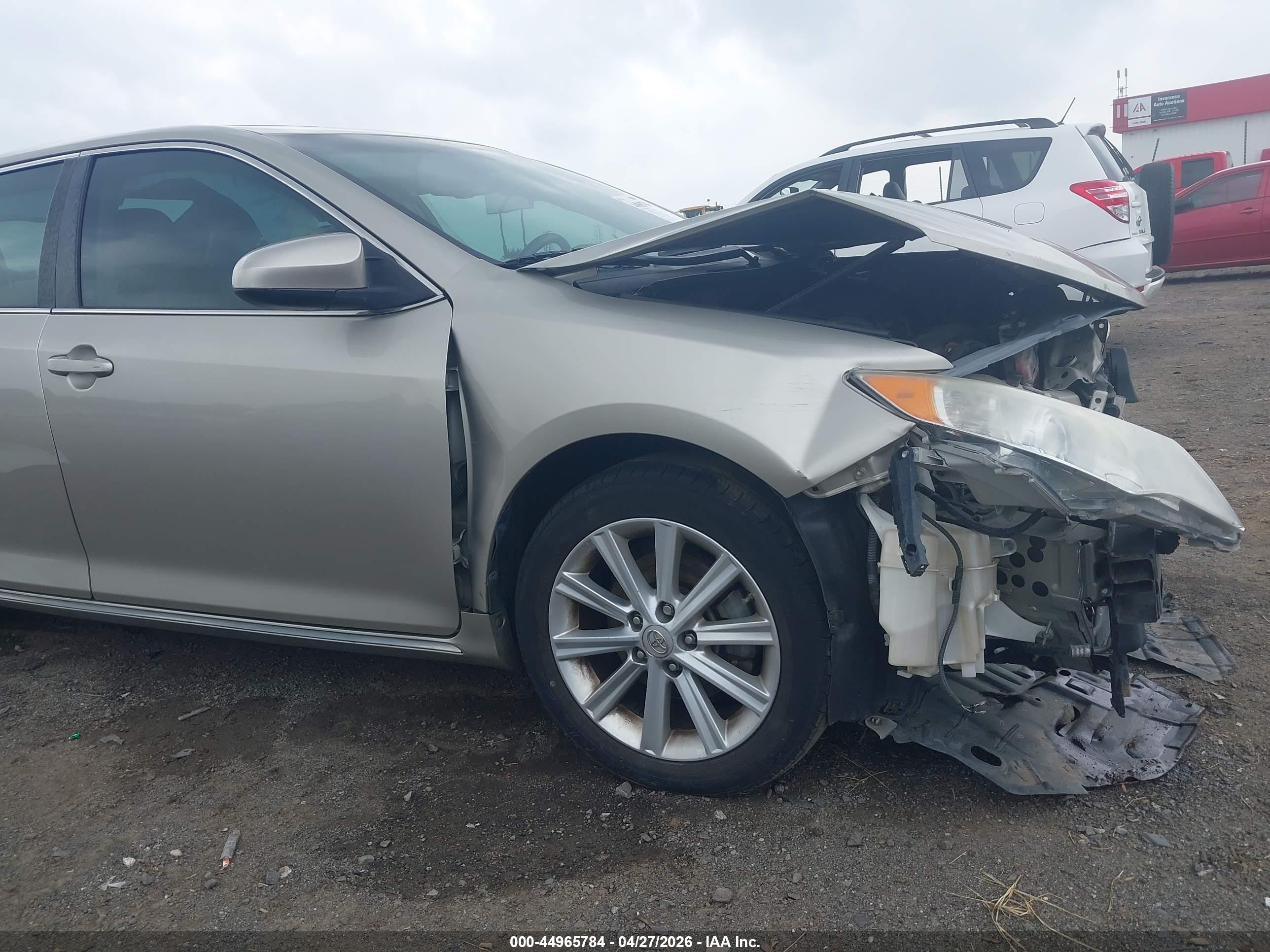 2014 Toyota Camry Xle Золотой vin: 4T4BF1FK8ER420385