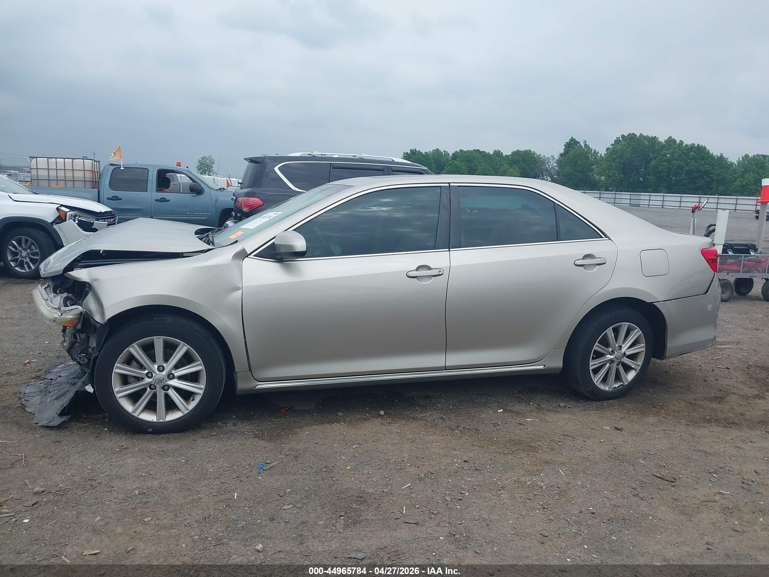 2014 Toyota Camry Xle Золотой vin: 4T4BF1FK8ER420385