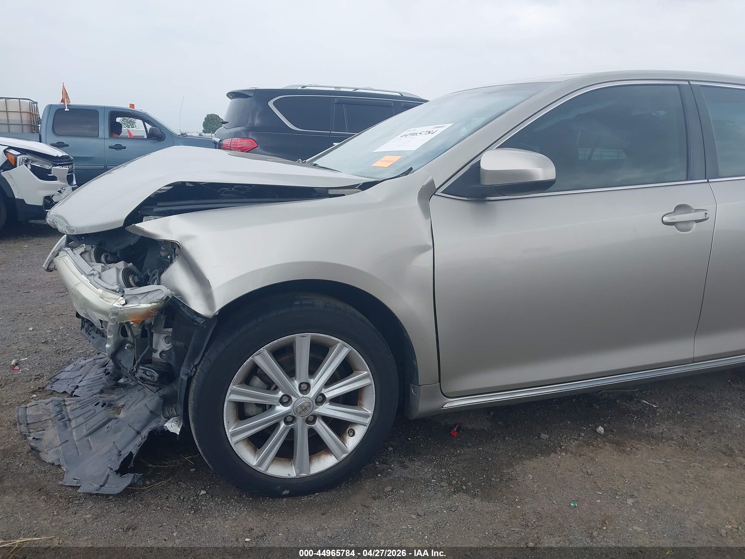 2014 Toyota Camry Xle Золотой vin: 4T4BF1FK8ER420385