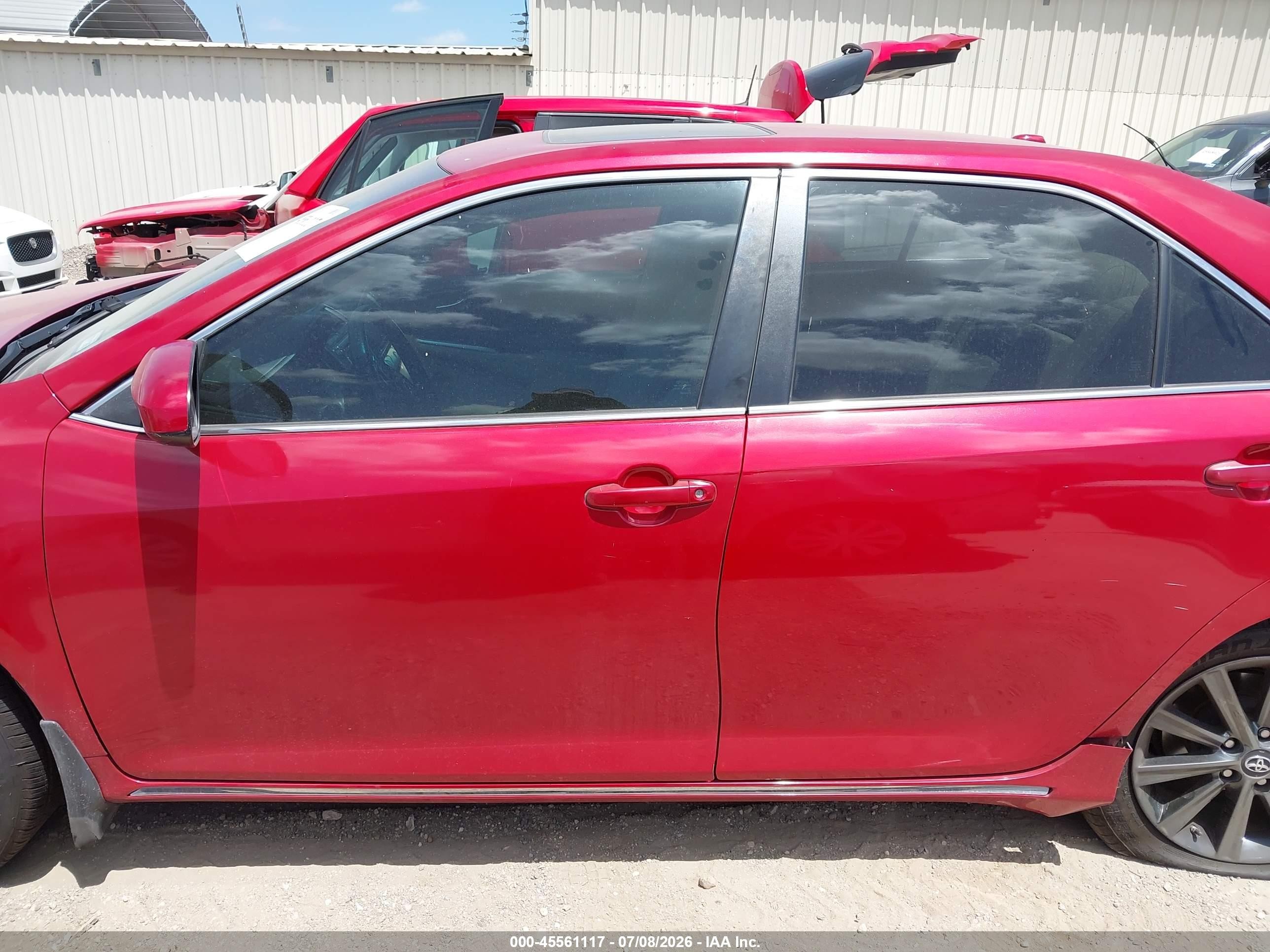 2014 Toyota Camry Xle Red vin: 4T4BF1FK8ER420807