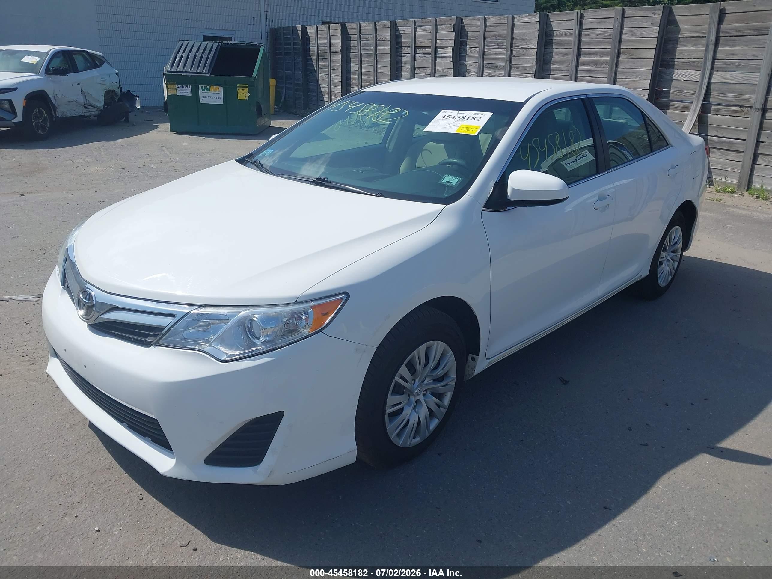 2014 Toyota Camry Le White vin: 4T4BF1FK8ER420824