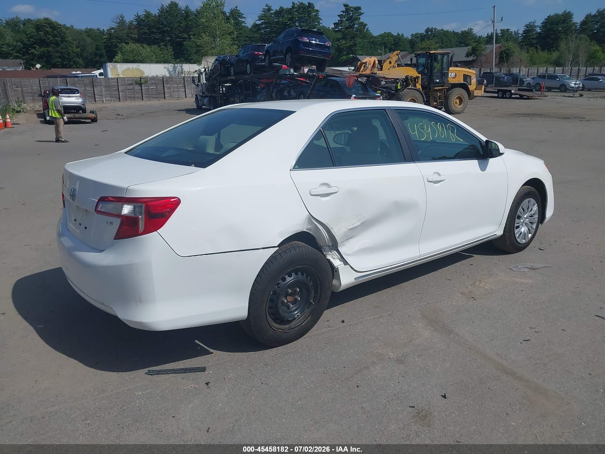 2014 Toyota Camry Le White vin: 4T4BF1FK8ER420824