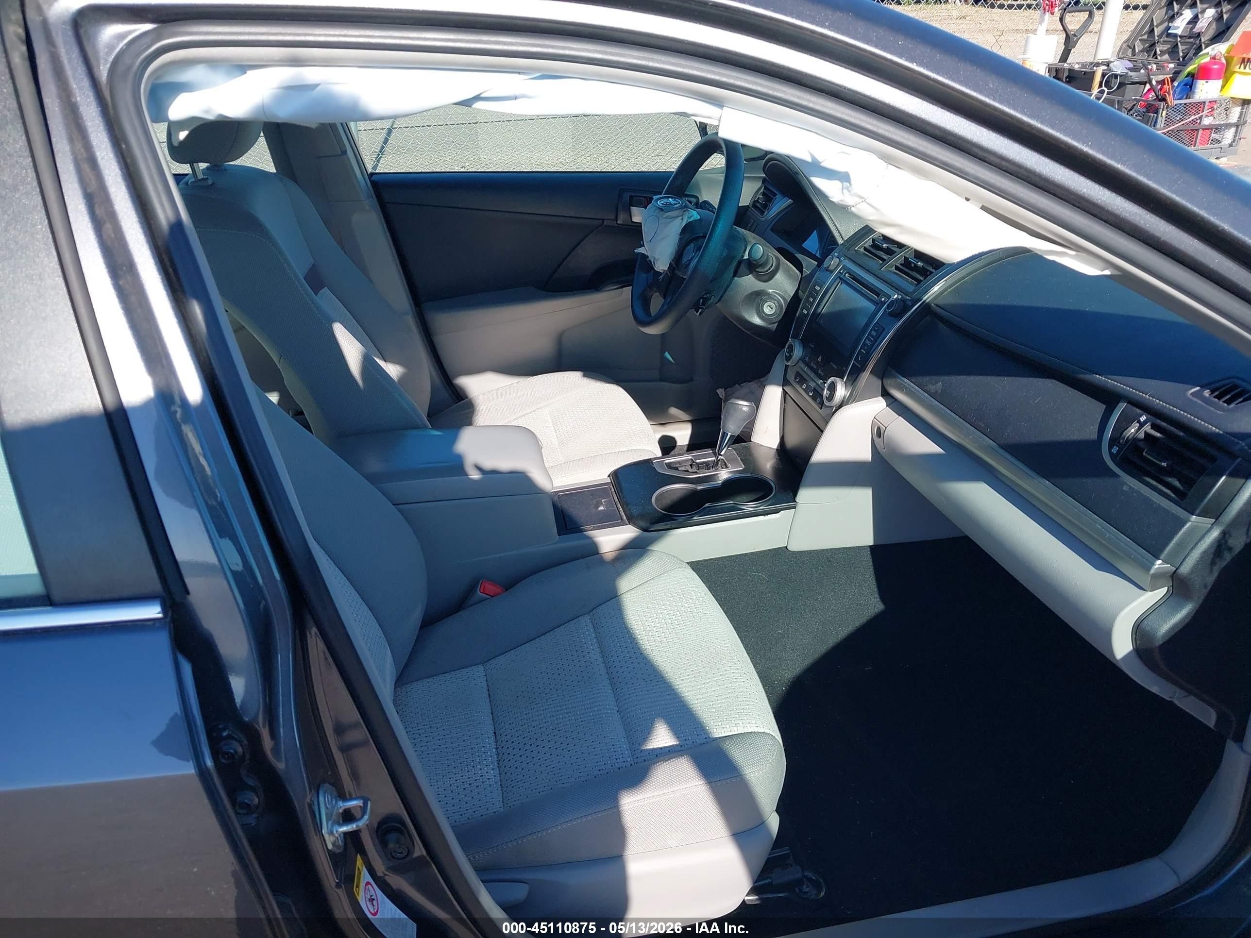 2014 Toyota Camry Le Gray vin: 4T4BF1FK8ER425621