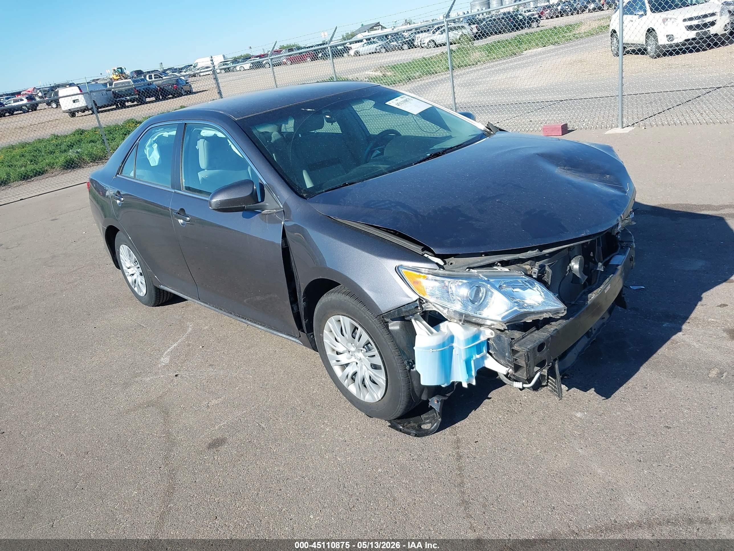 2014 Toyota Camry Le Gray vin: 4T4BF1FK8ER425621