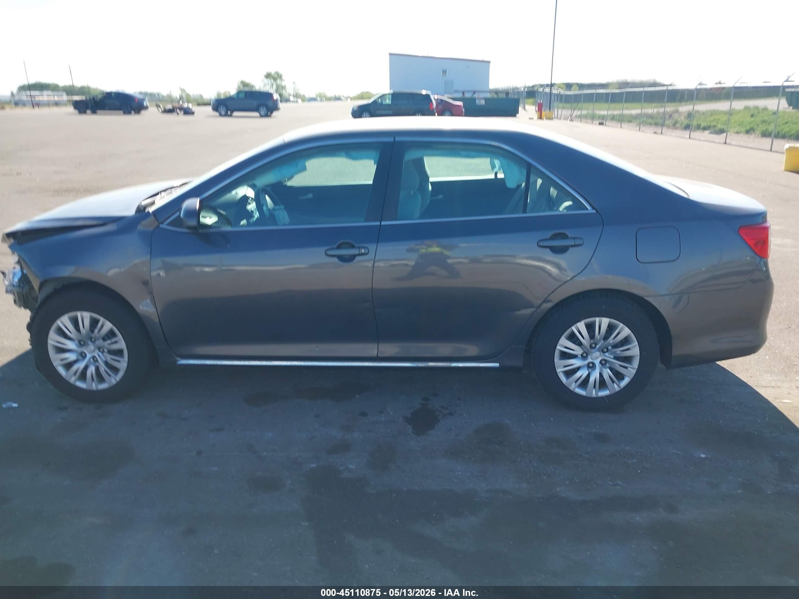 2014 Toyota Camry Le Gray vin: 4T4BF1FK8ER425621