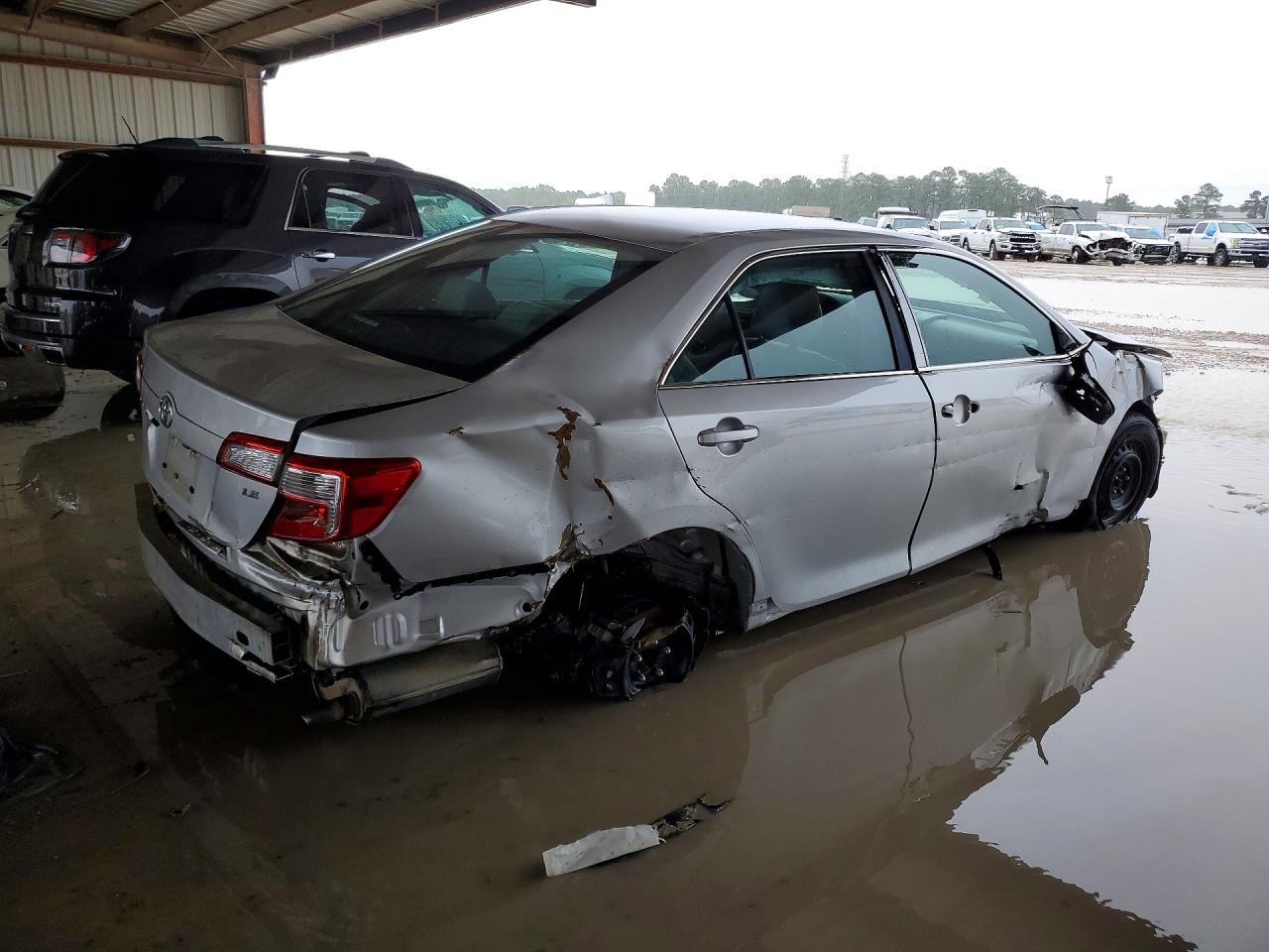 2014 Toyota Camry Le Серебряный vin: 4T4BF1FK8ER427921