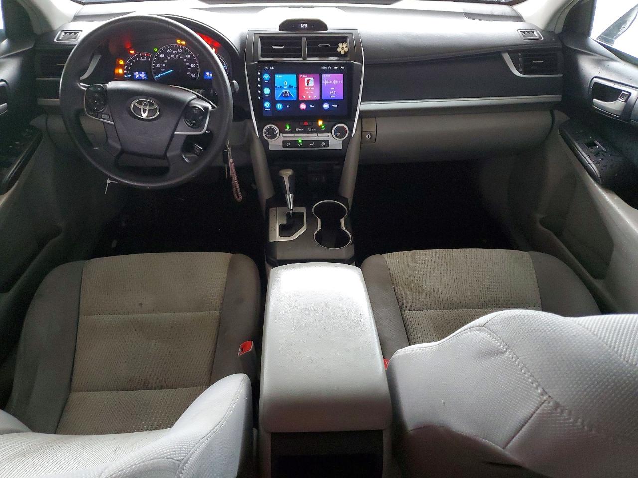 2014 Toyota Camry Le Серебряный vin: 4T4BF1FK8ER427921