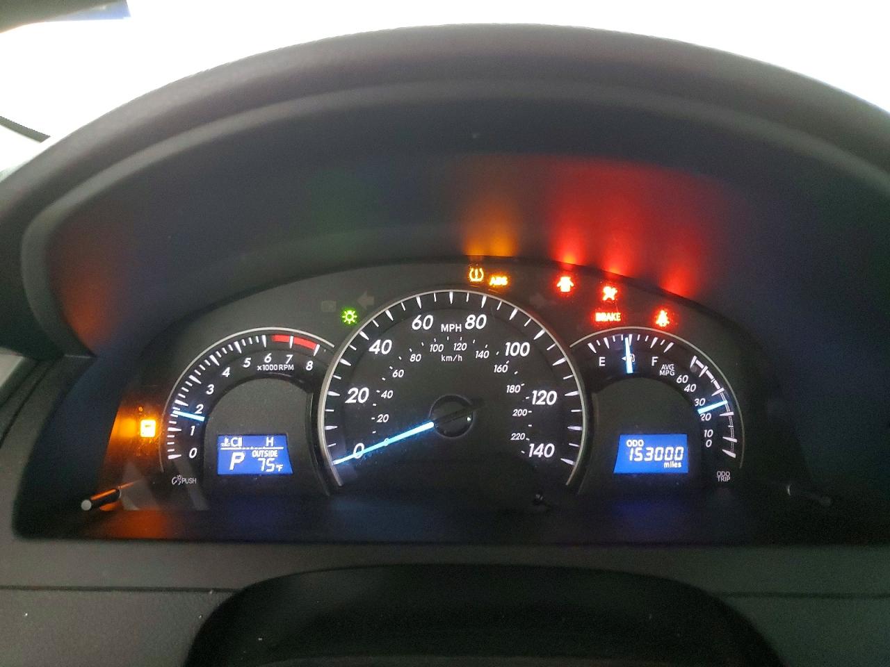 2014 Toyota Camry Le Серебряный vin: 4T4BF1FK8ER427921