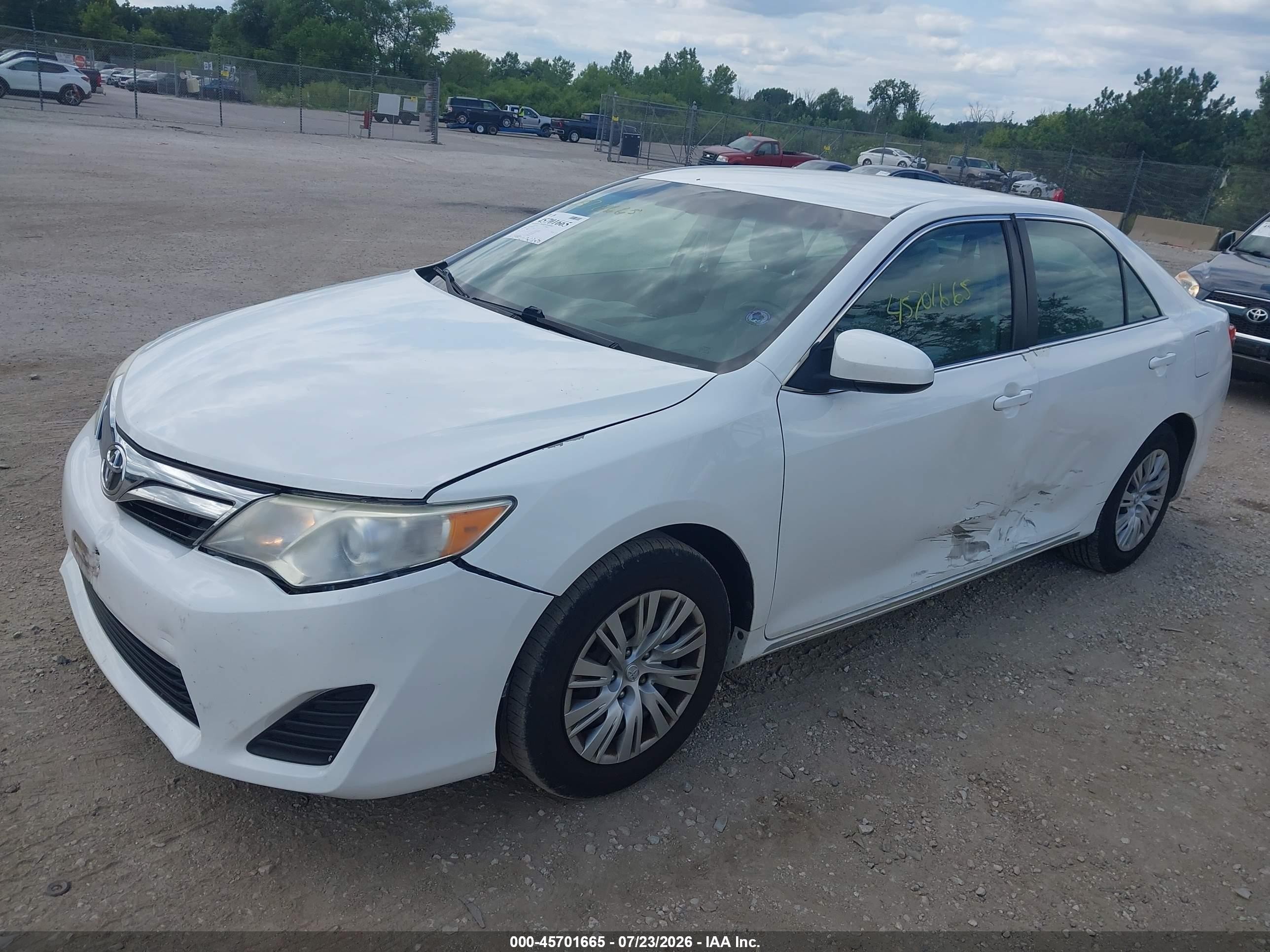 2014 Toyota Camry Le White vin: 4T4BF1FK8ER430429
