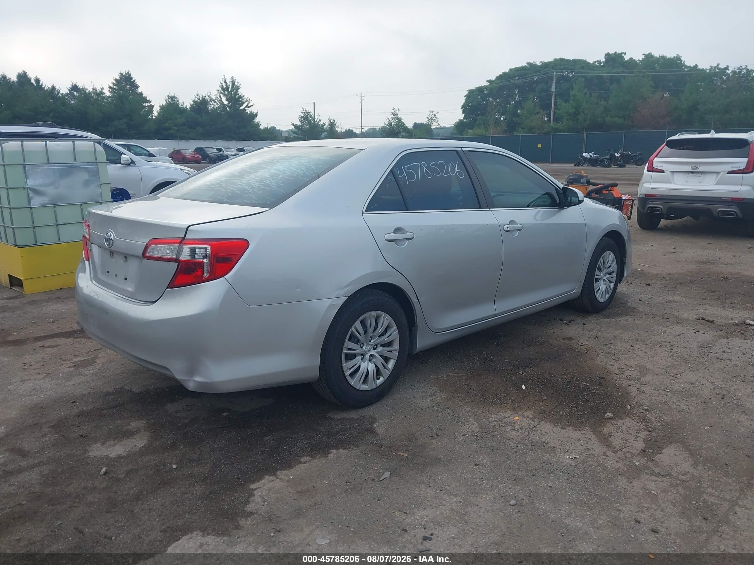 2014 Toyota Camry L Silver vin: 4T4BF1FK8ER431175