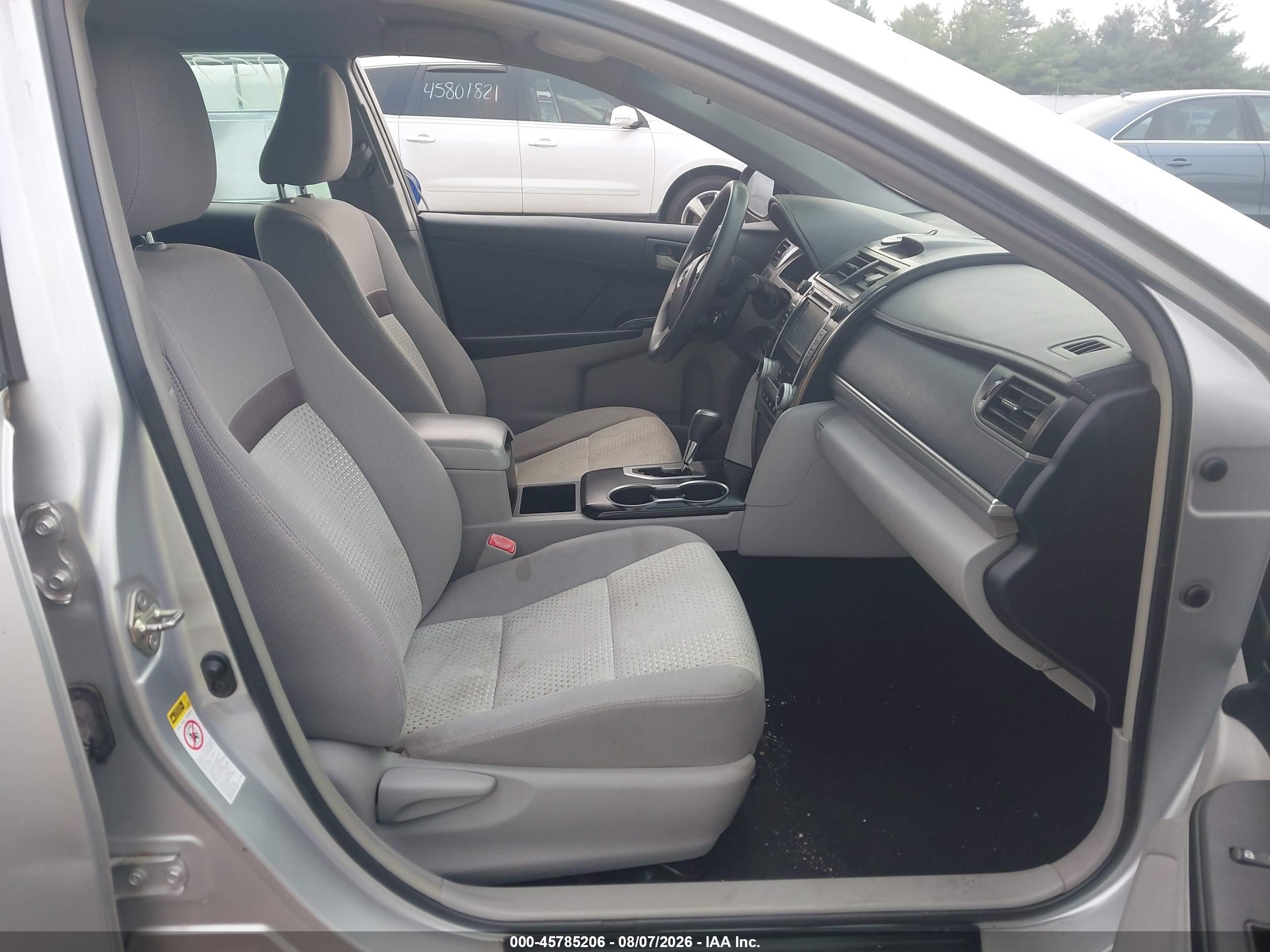 2014 Toyota Camry L Silver vin: 4T4BF1FK8ER431175