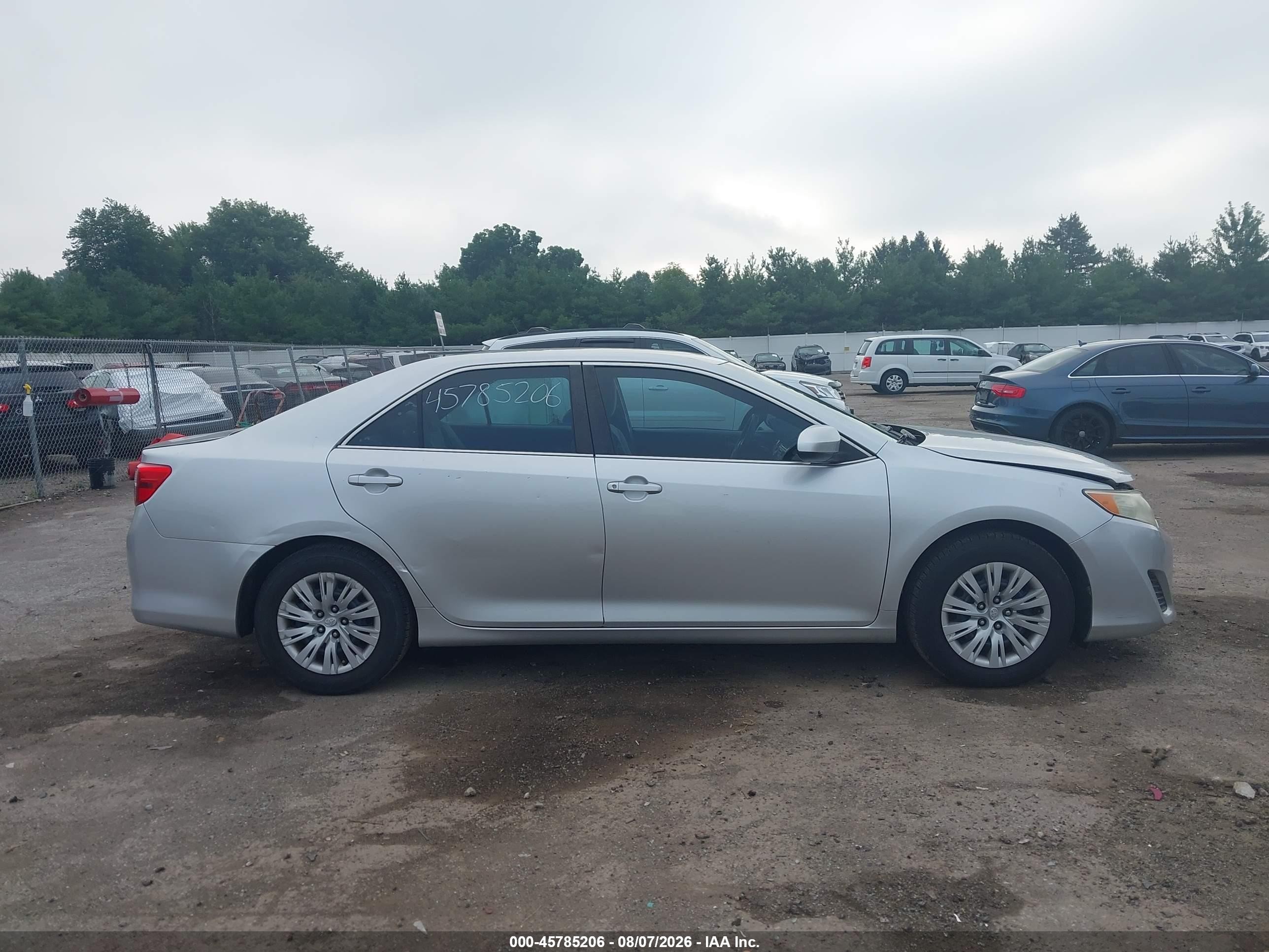 2014 Toyota Camry L Silver vin: 4T4BF1FK8ER431175