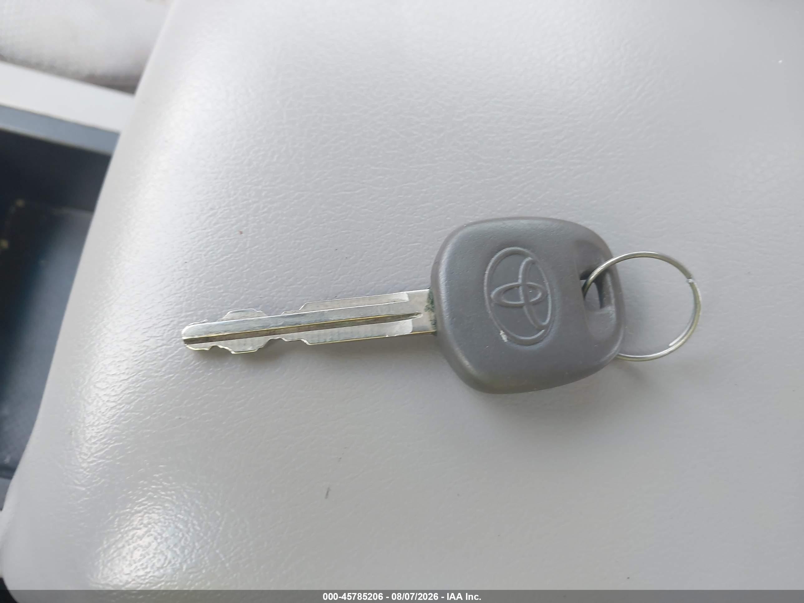 2014 Toyota Camry L Silver vin: 4T4BF1FK8ER431175