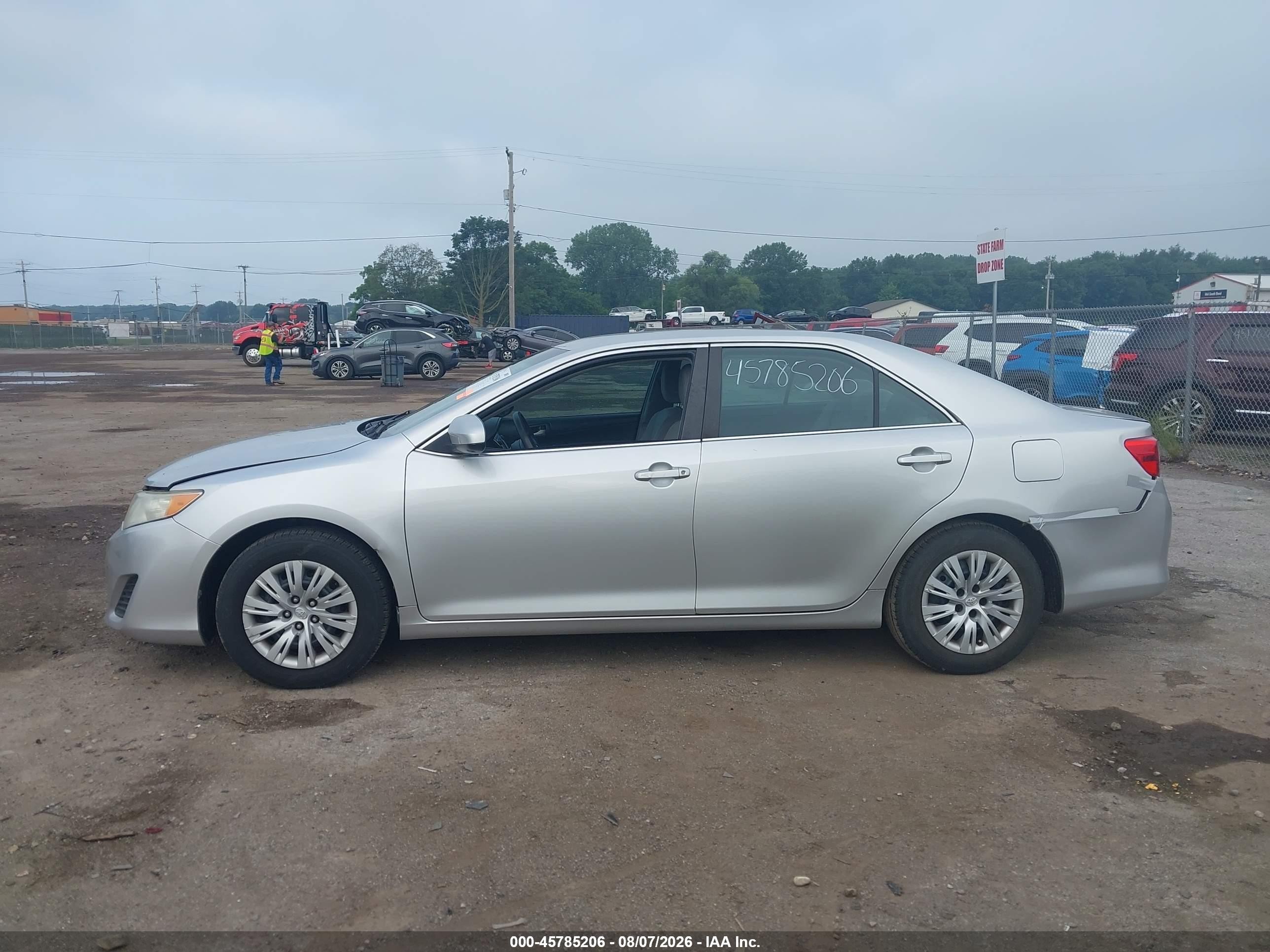 2014 Toyota Camry L Silver vin: 4T4BF1FK8ER431175