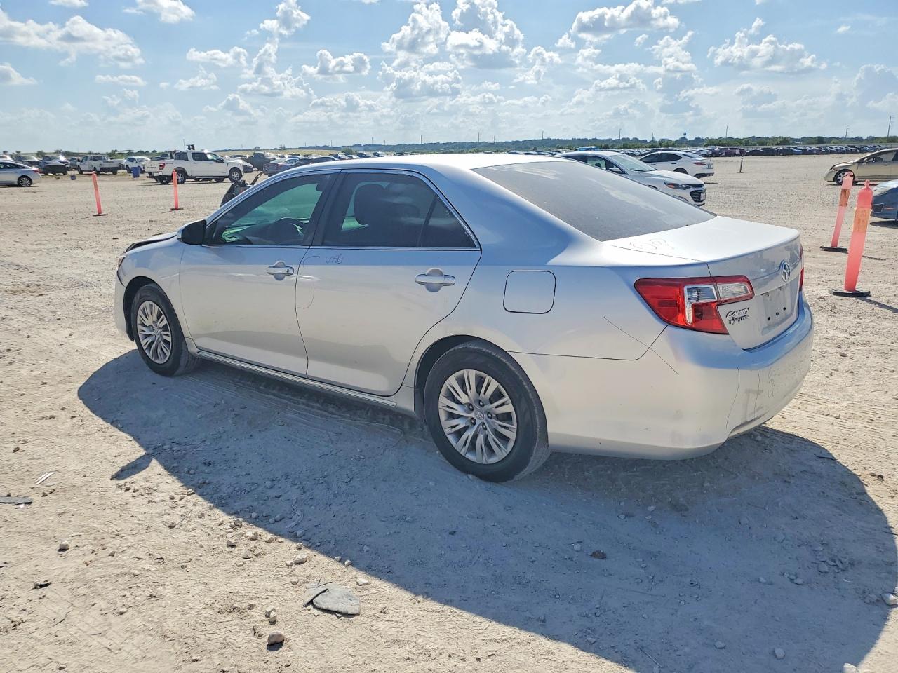 2014 Toyota Camry Le Silver vin: 4T4BF1FK8ER436828