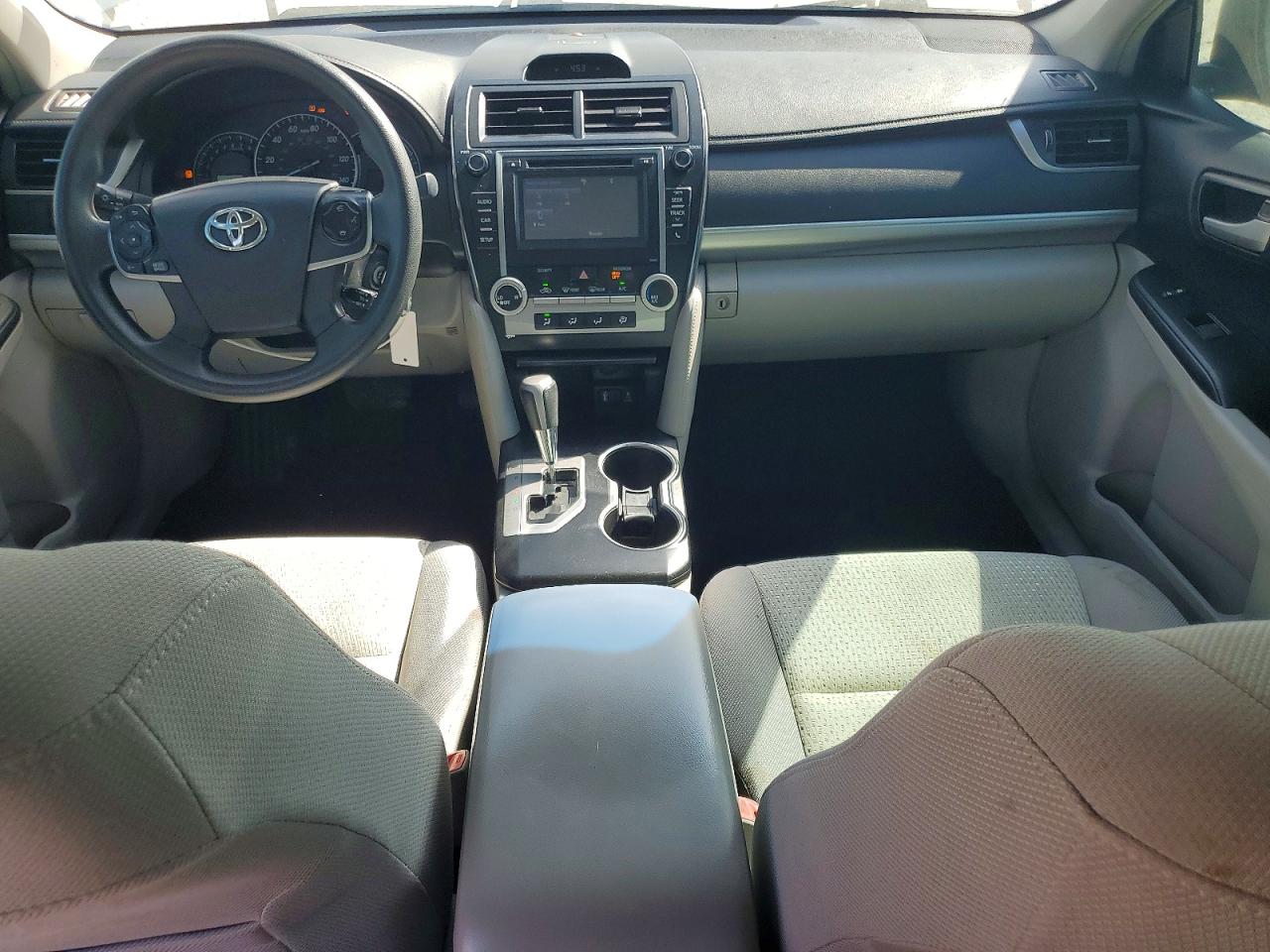 2014 Toyota Camry Le Silver vin: 4T4BF1FK8ER436828