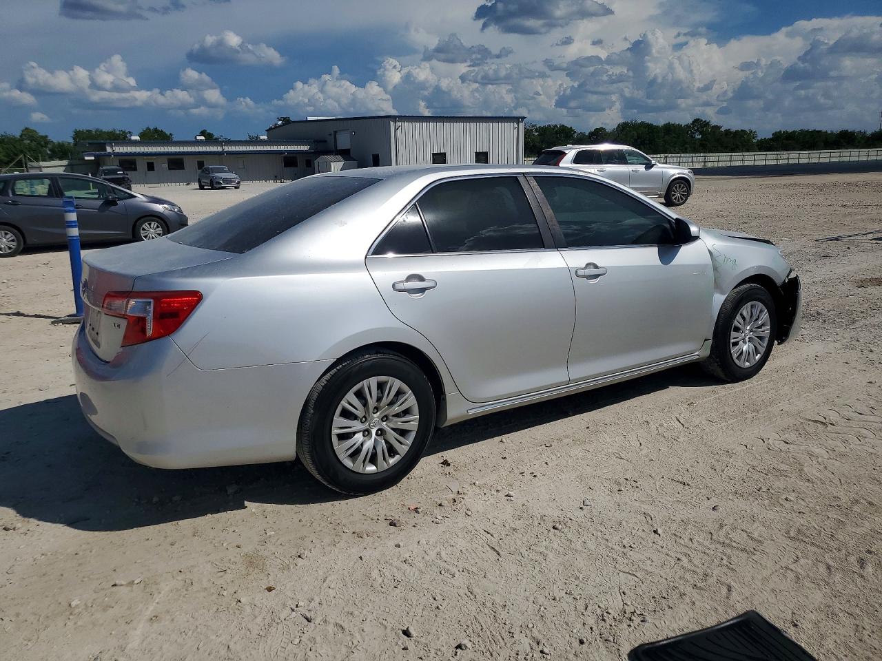 2014 Toyota Camry Le Silver vin: 4T4BF1FK8ER436828