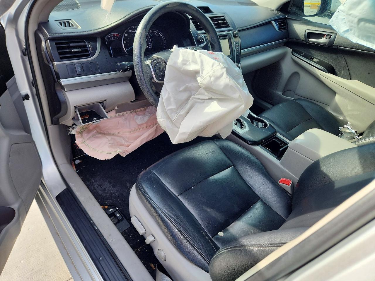 2014 Toyota Camry Le Silver vin: 4T4BF1FK8ER442886