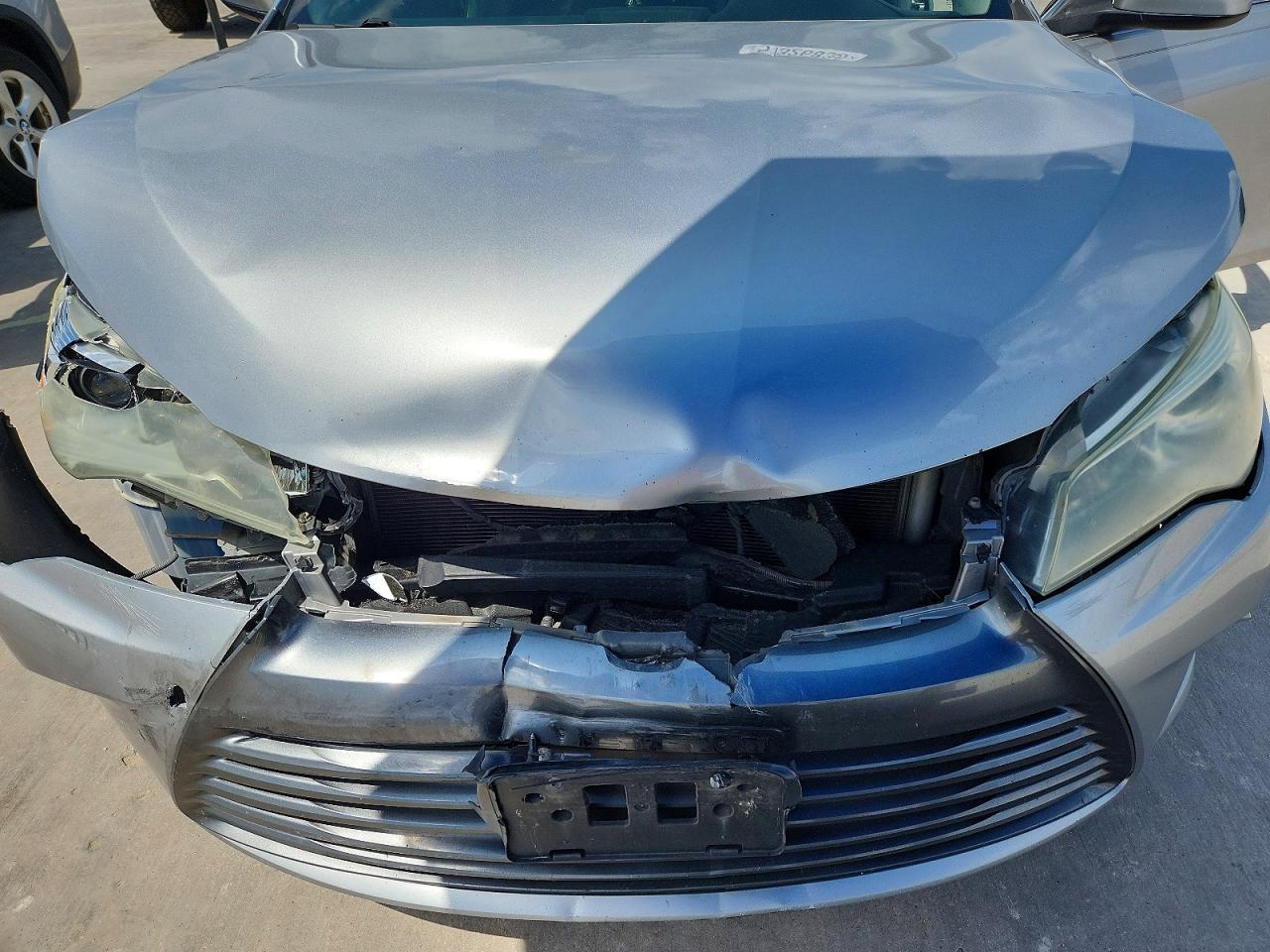2015 Toyota Camry Le Silver vin: 4T4BF1FK8FR447183