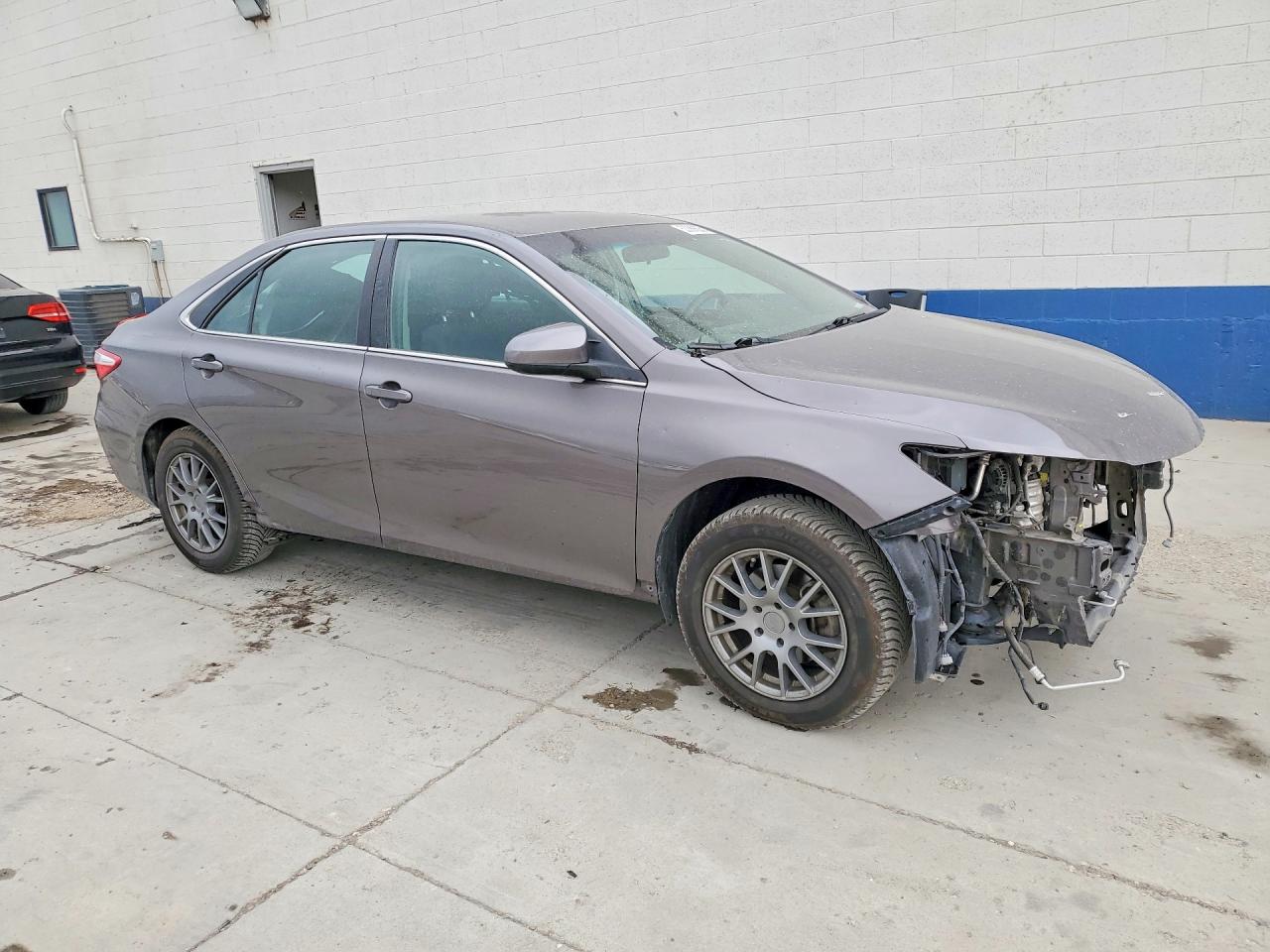 2015 Toyota Camry Le Серый vin: 4T4BF1FK8FR448124