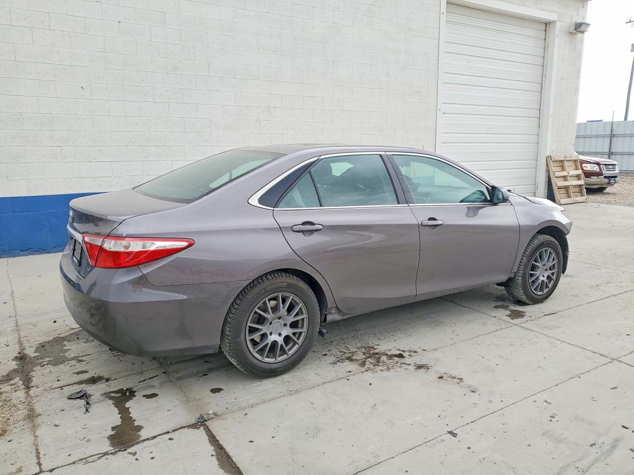 2015 Toyota Camry Le Серый vin: 4T4BF1FK8FR448124