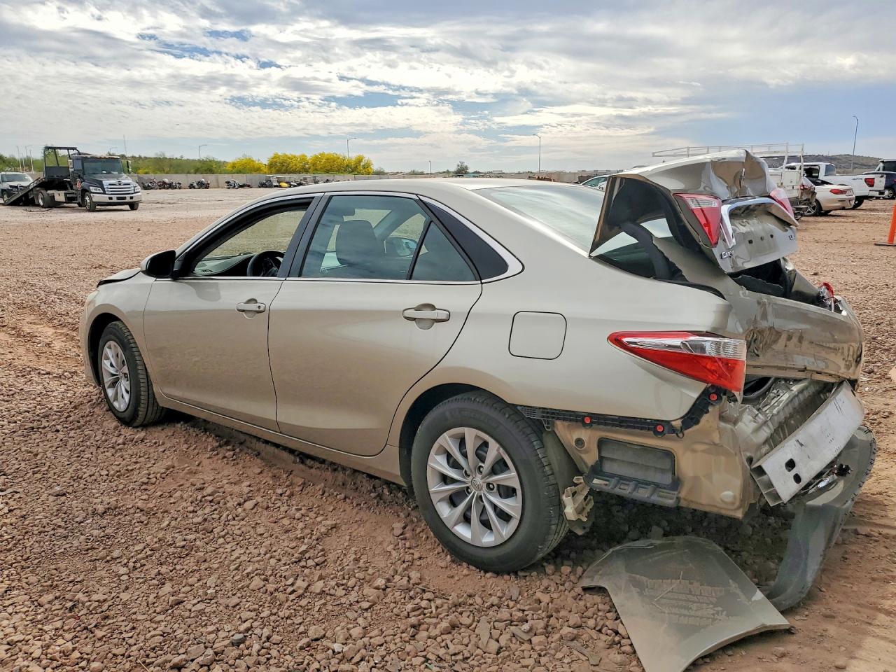 2015 Toyota Camry Le Бежевый vin: 4T4BF1FK8FR449807