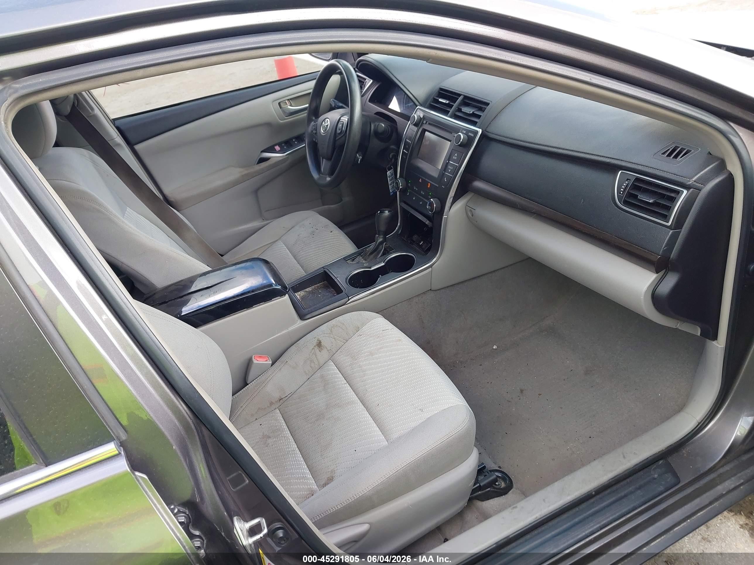 2015 Toyota Camry Le Серый vin: 4T4BF1FK8FR461701