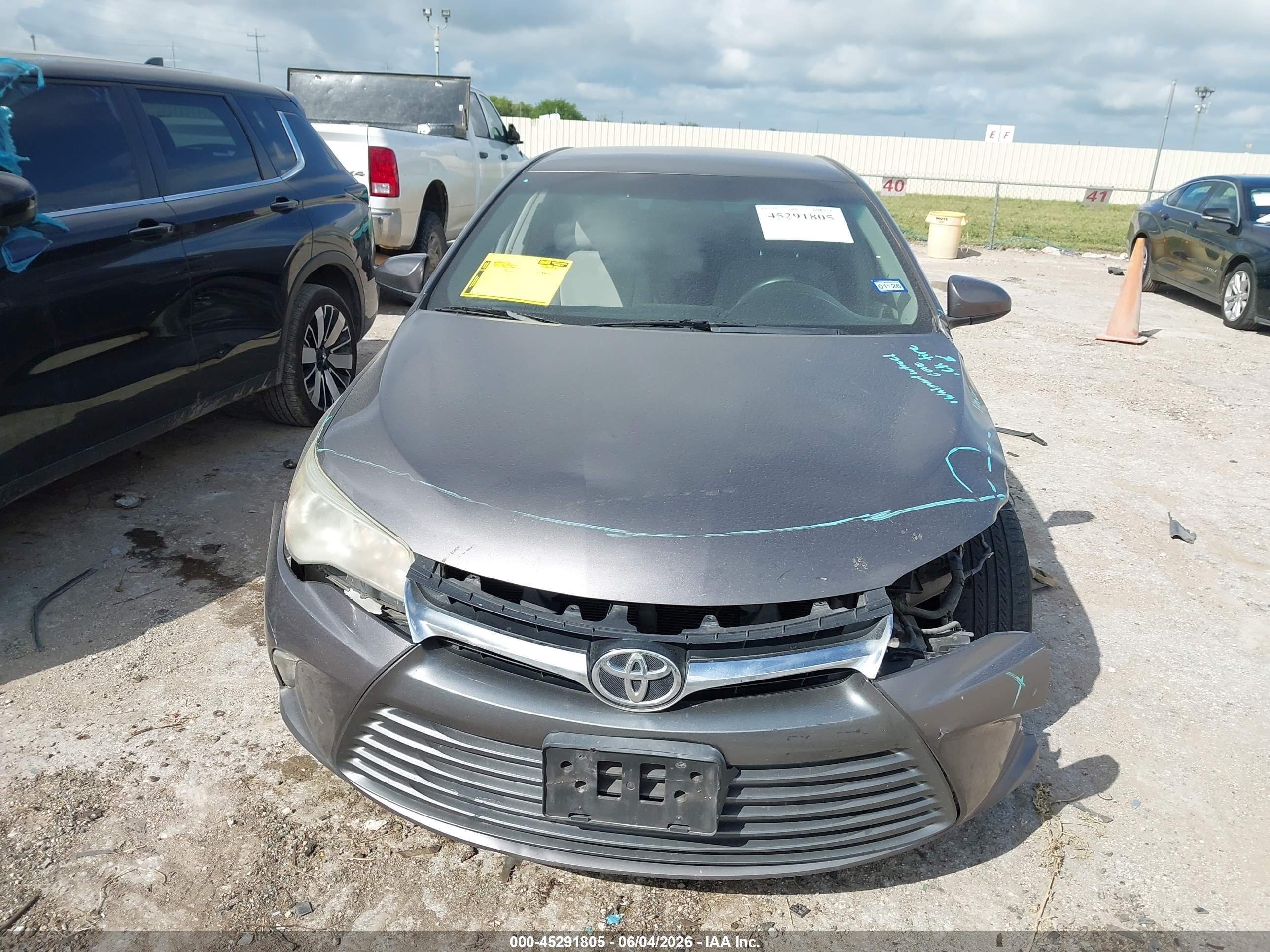 2015 Toyota Camry Le Серый vin: 4T4BF1FK8FR461701