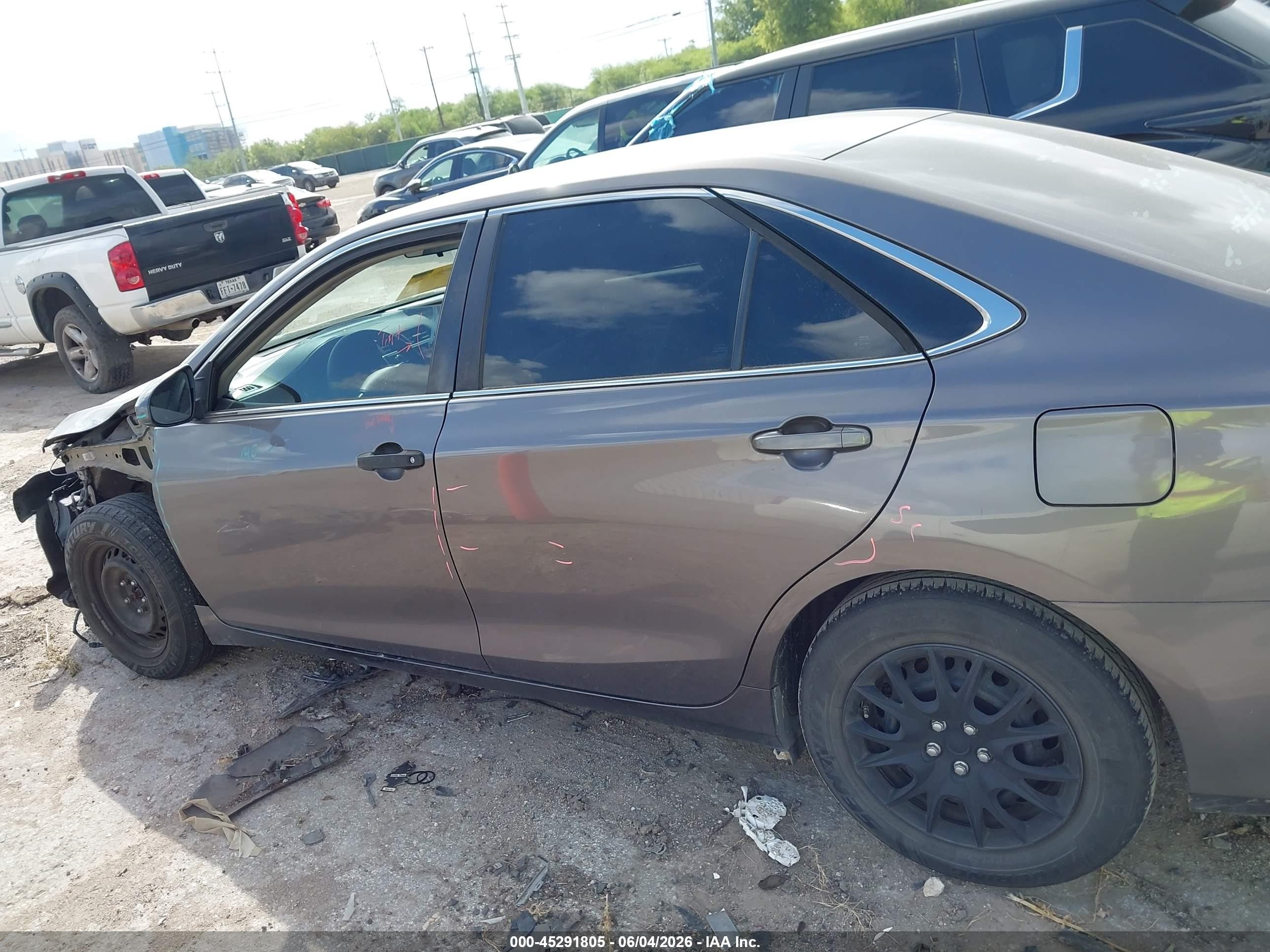 2015 Toyota Camry Le Серый vin: 4T4BF1FK8FR461701