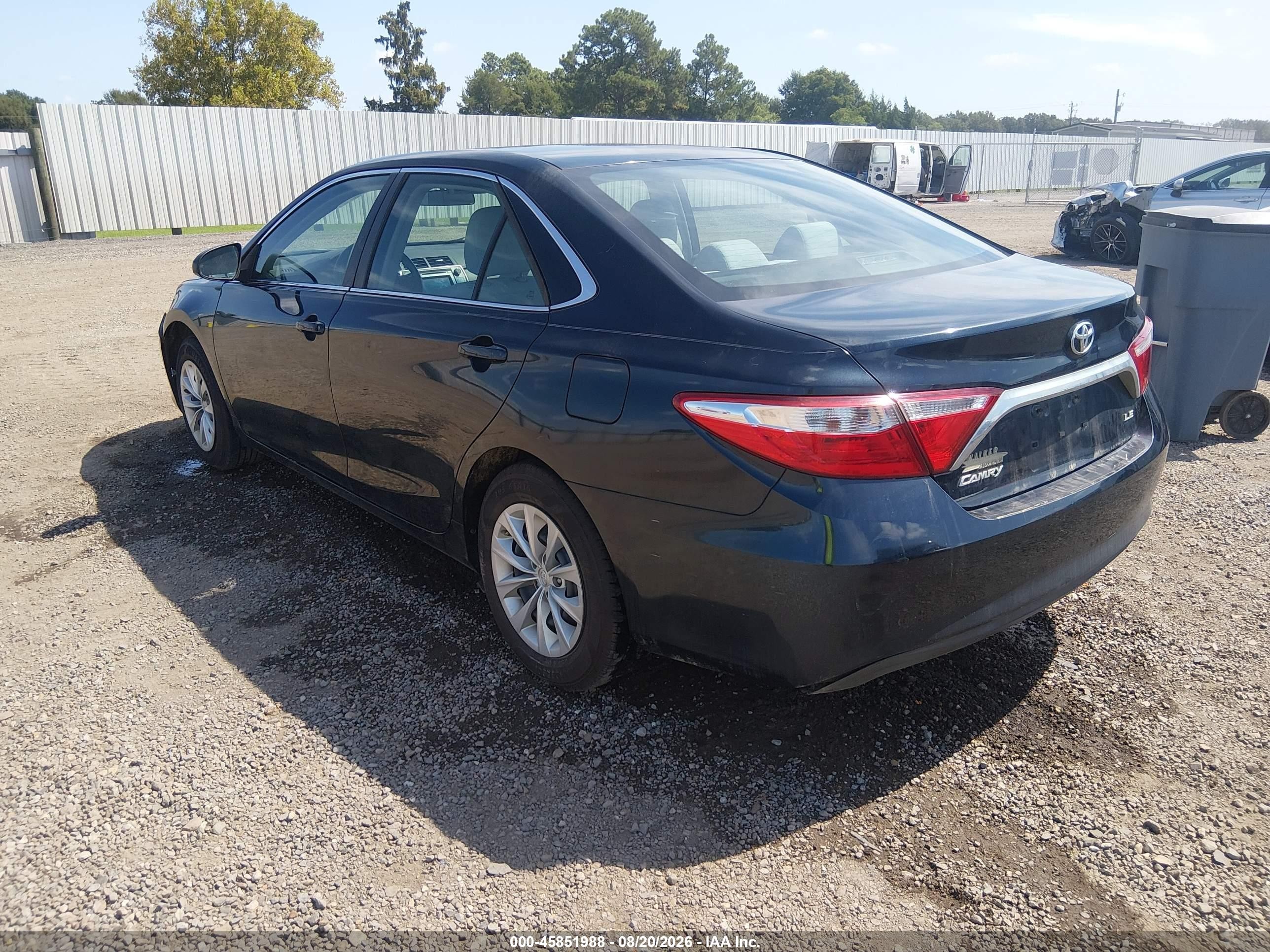 2015 Toyota Camry Le Blue vin: 4T4BF1FK8FR461813