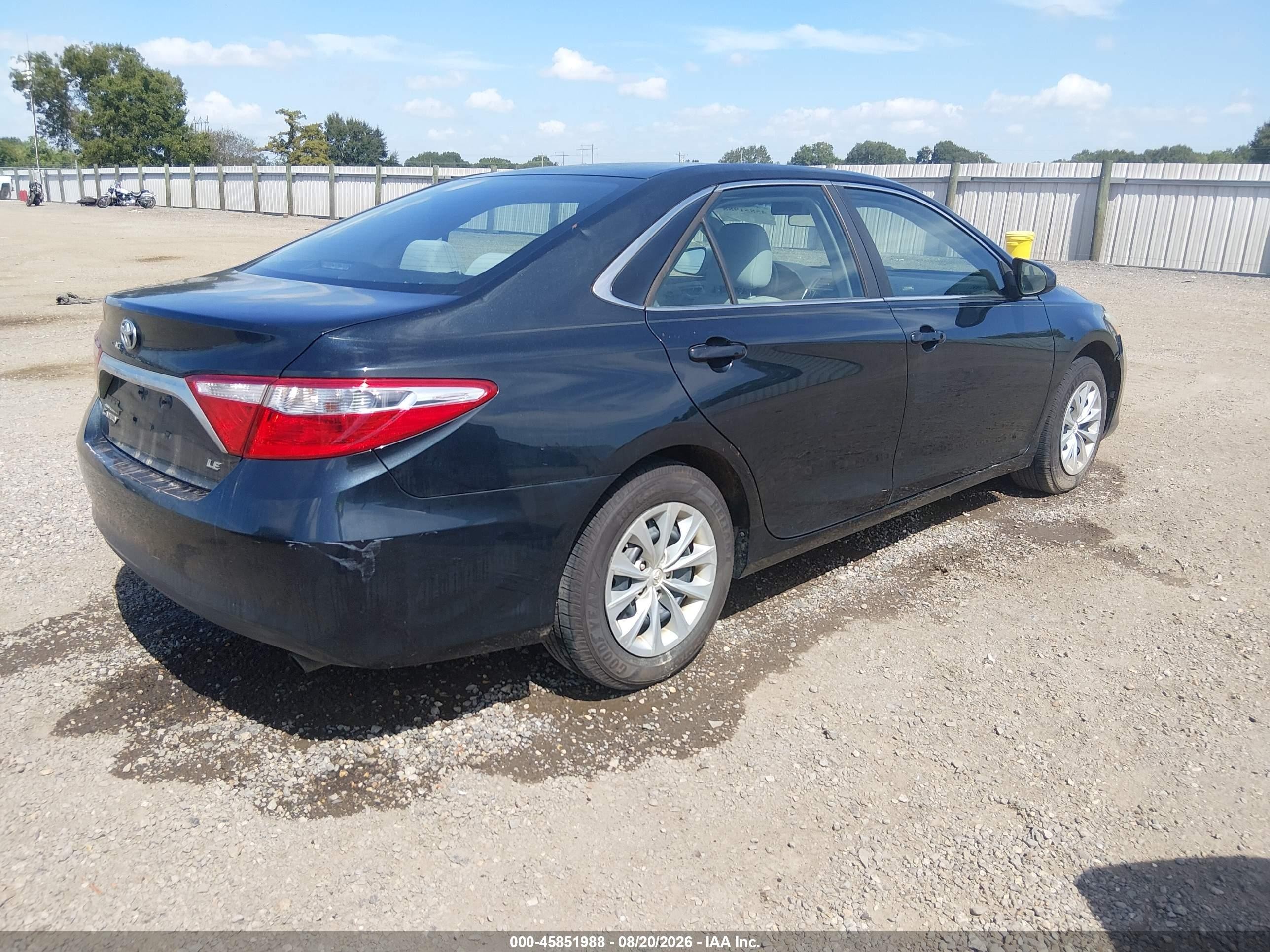 2015 Toyota Camry Le Blue vin: 4T4BF1FK8FR461813