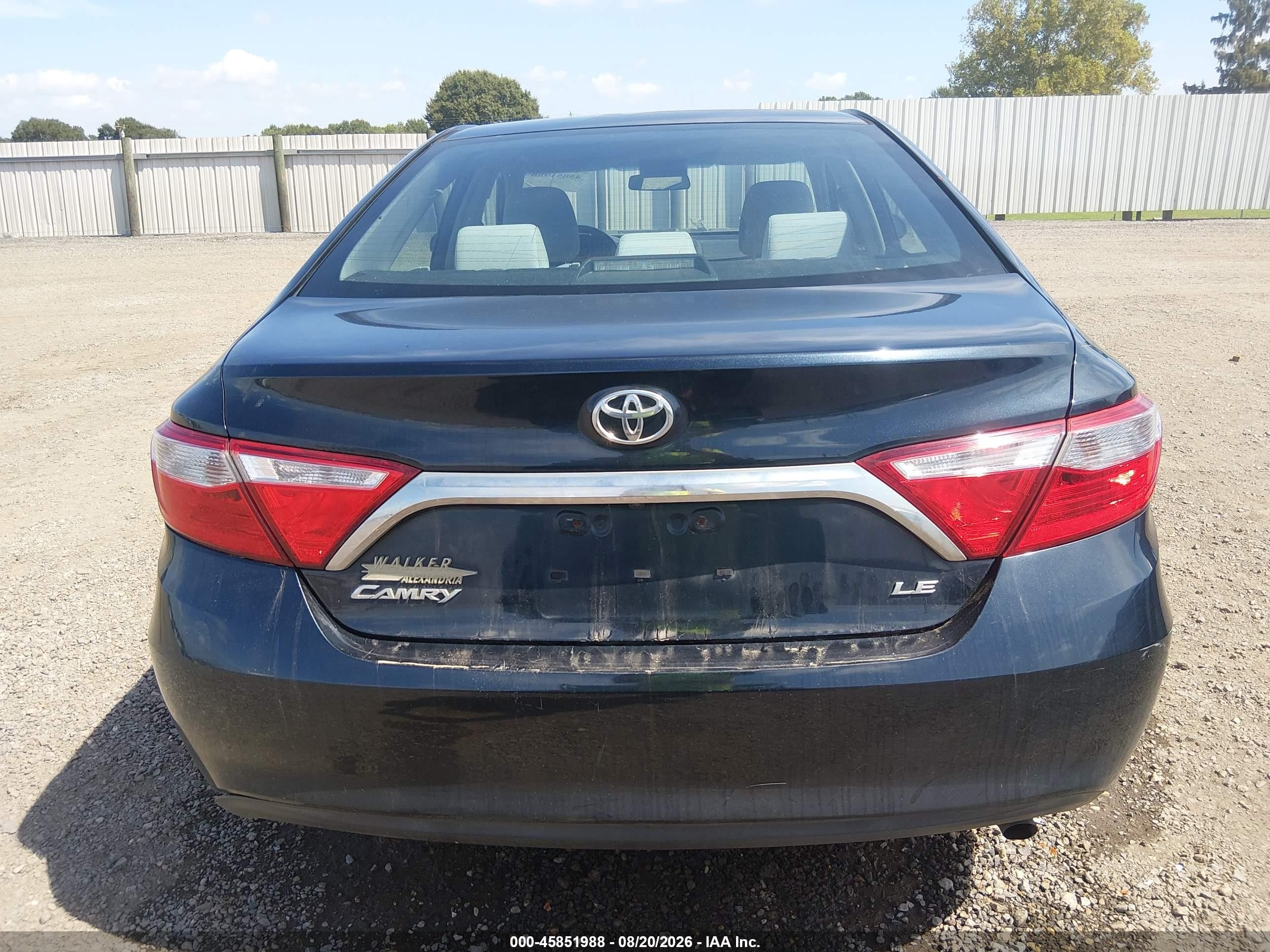 2015 Toyota Camry Le Blue vin: 4T4BF1FK8FR461813