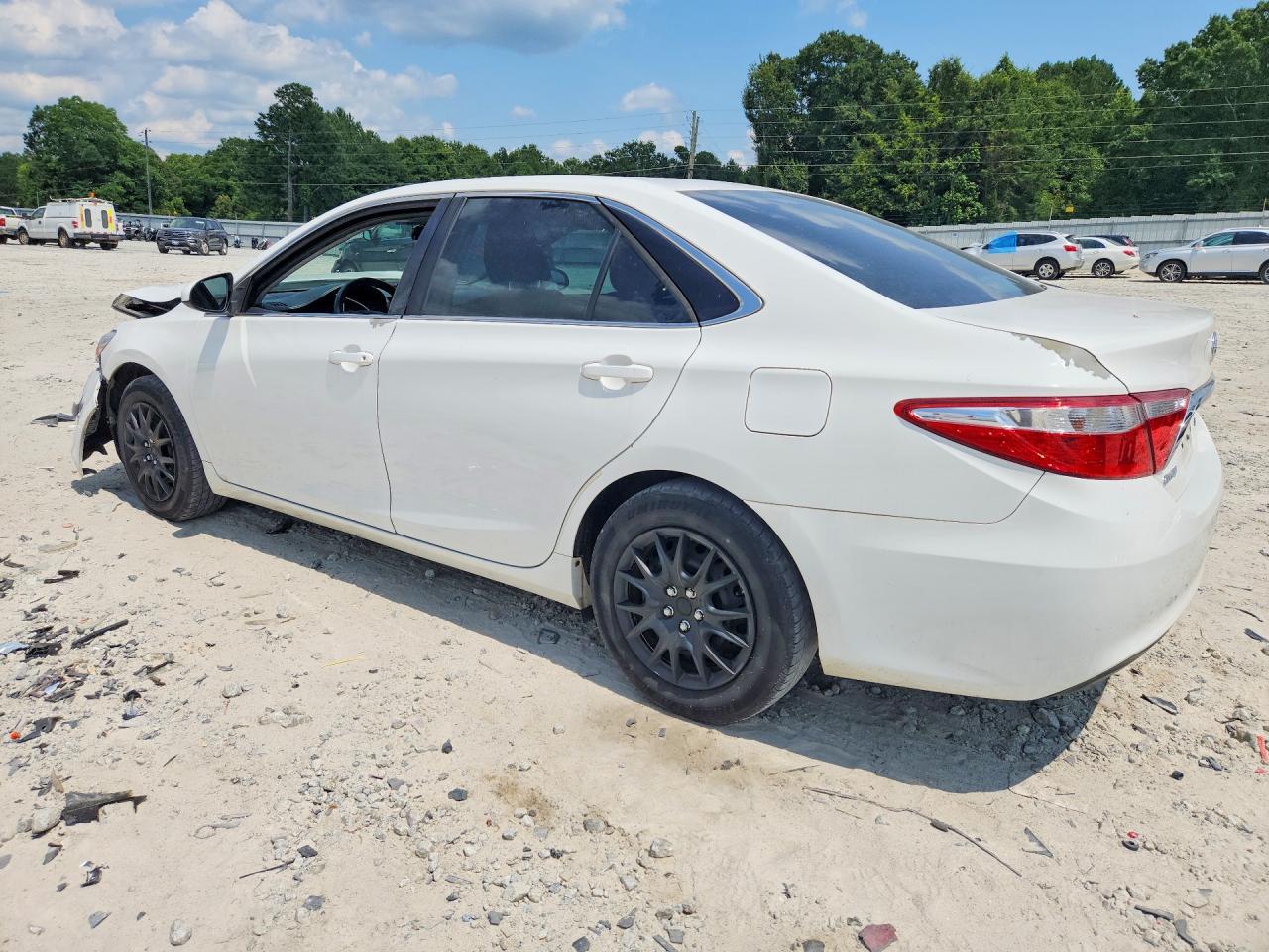 2015 Toyota Camry Le White vin: 4T4BF1FK8FR467613