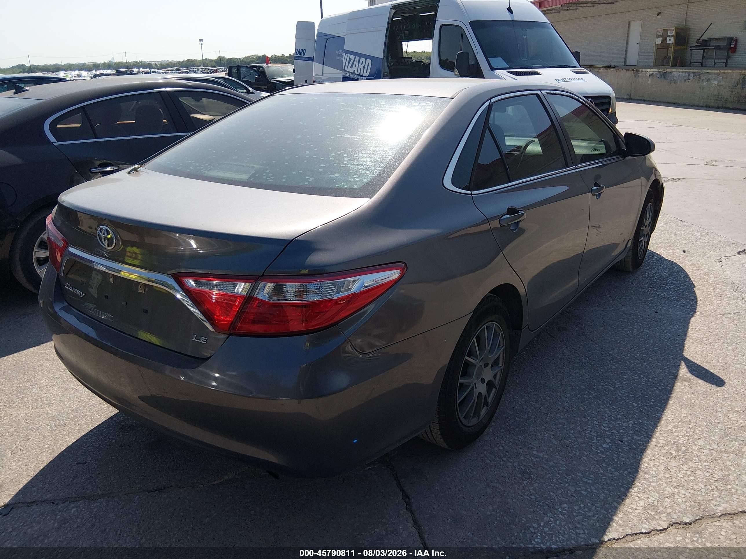 2015 Toyota Camry Le Silver vin: 4T4BF1FK8FR477087