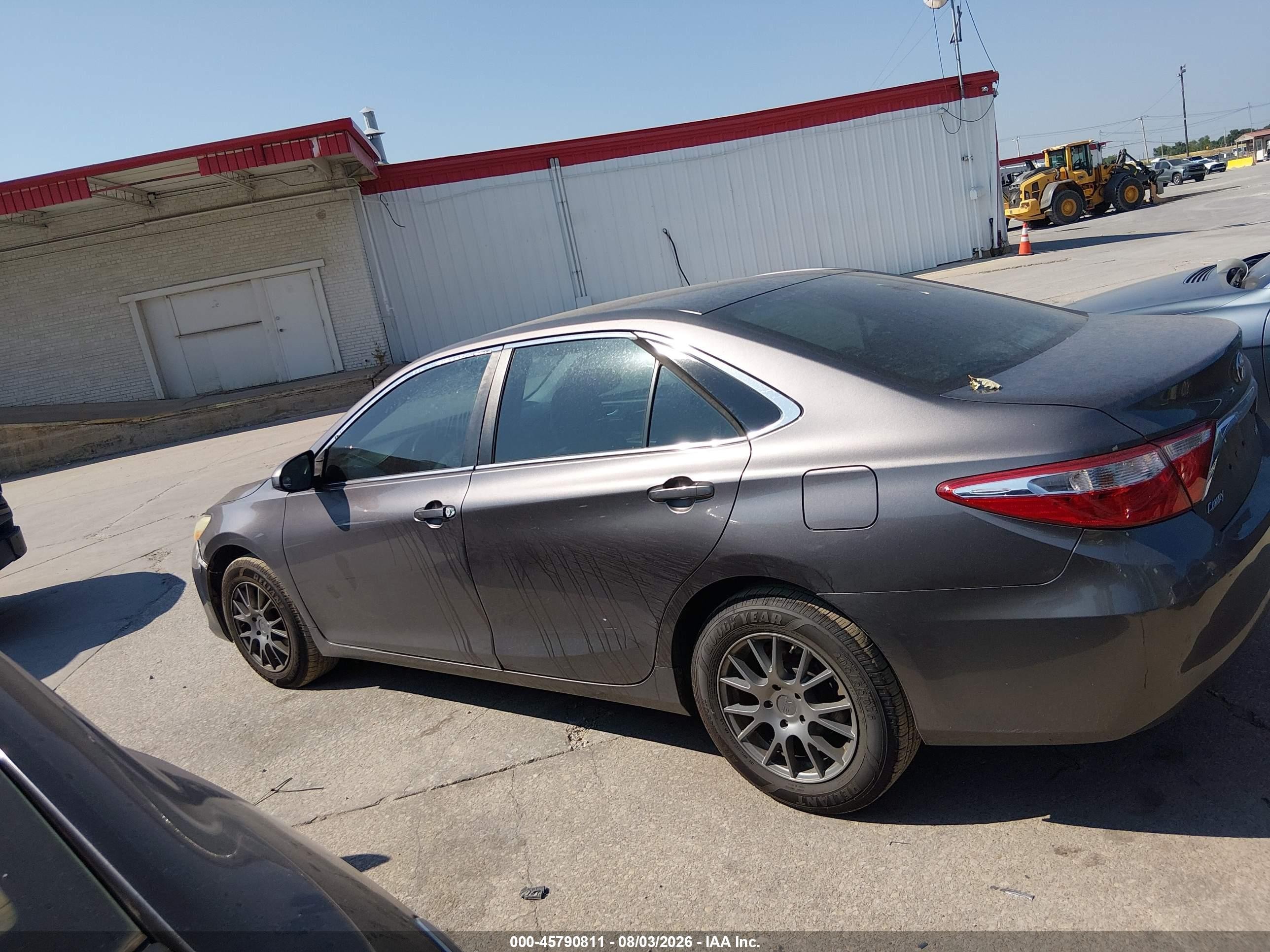 2015 Toyota Camry Le Silver vin: 4T4BF1FK8FR477087