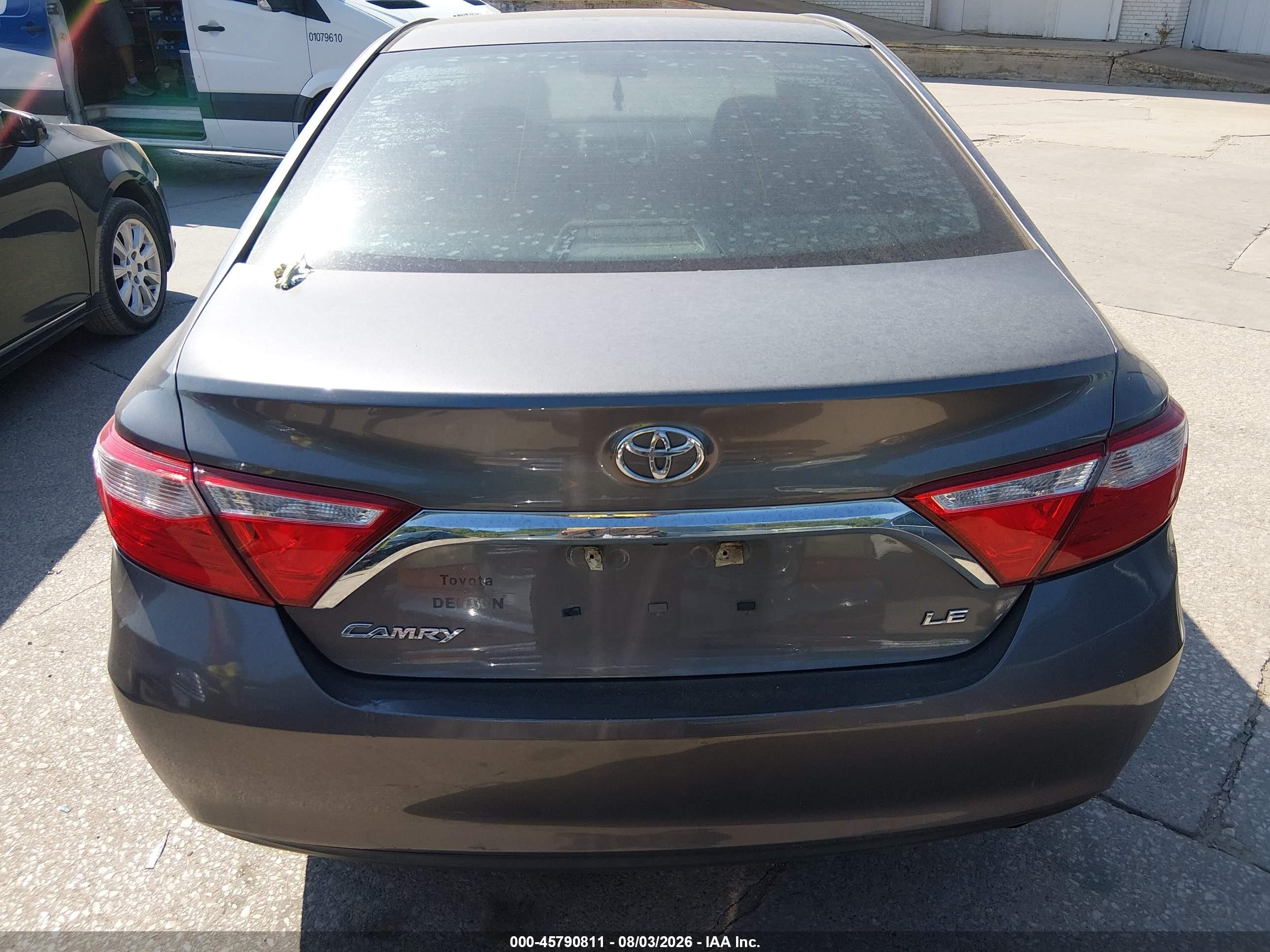 2015 Toyota Camry Le Silver vin: 4T4BF1FK8FR477087