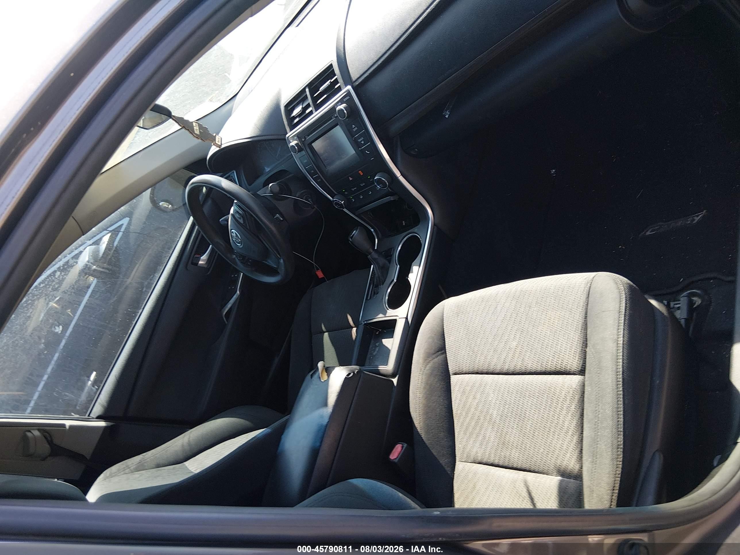 2015 Toyota Camry Le Silver vin: 4T4BF1FK8FR477087