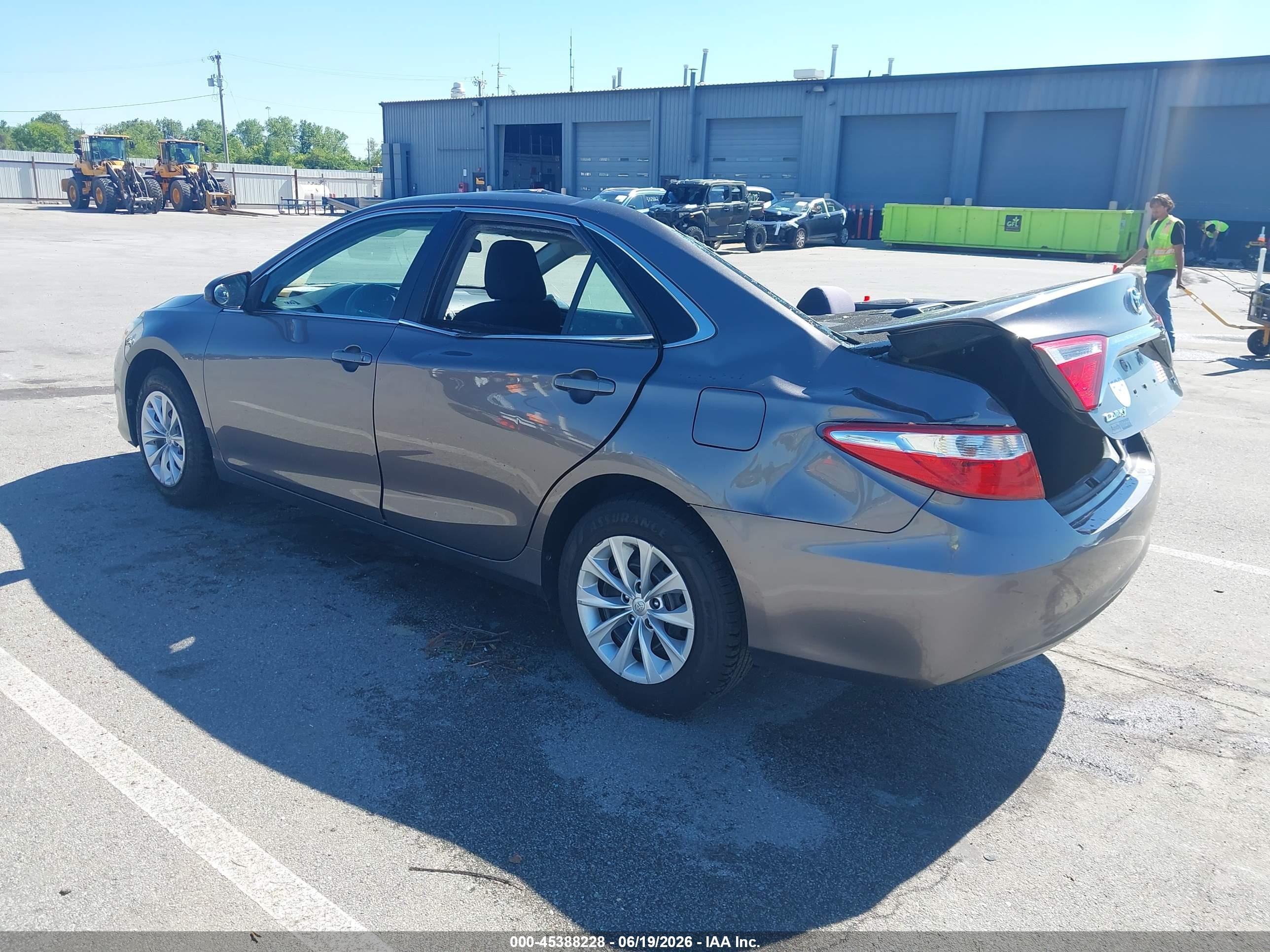 2015 Toyota Camry Le Gray vin: 4T4BF1FK8FR487635