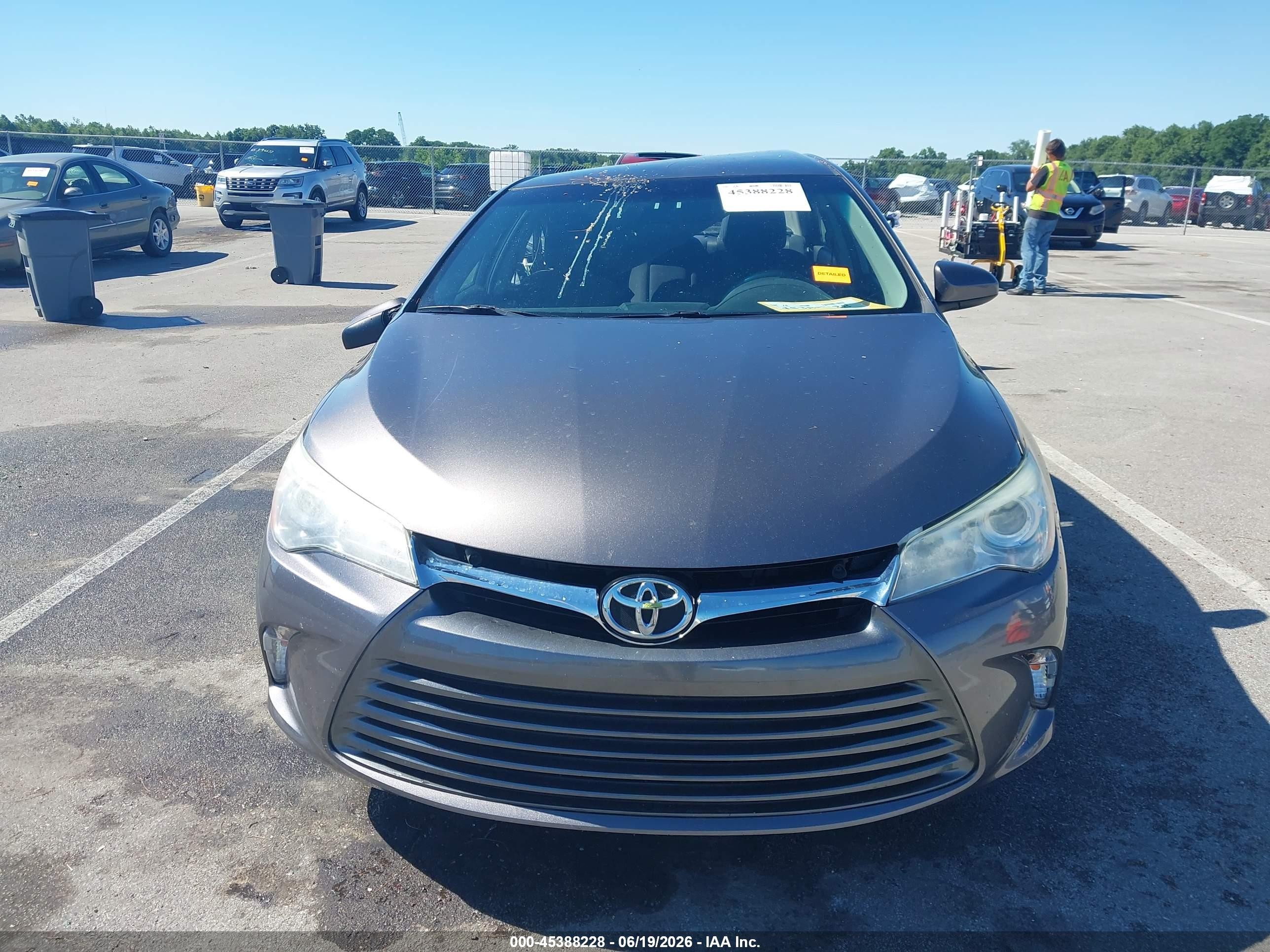 2015 Toyota Camry Le Gray vin: 4T4BF1FK8FR487635