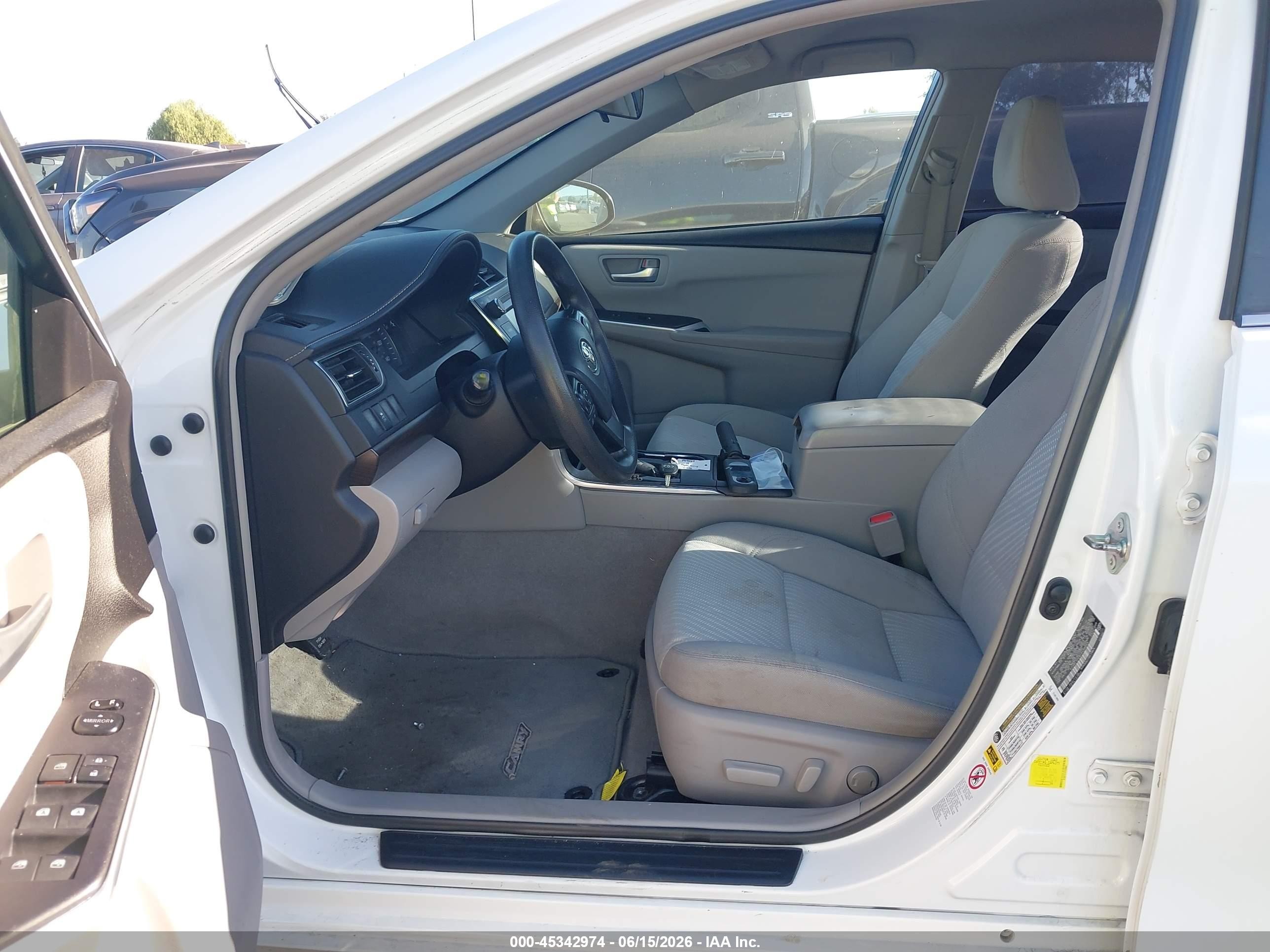 2015 Toyota Camry Le Белый vin: 4T4BF1FK8FR488669