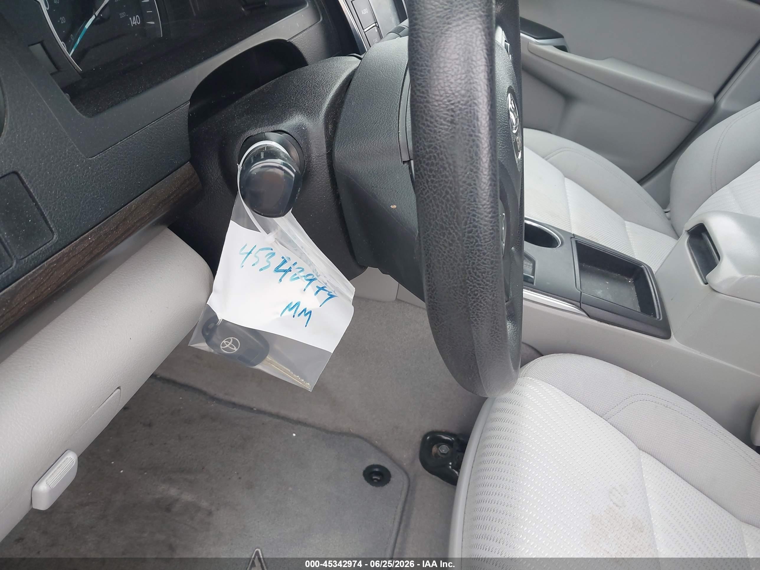 2015 Toyota Camry Le Белый vin: 4T4BF1FK8FR488669