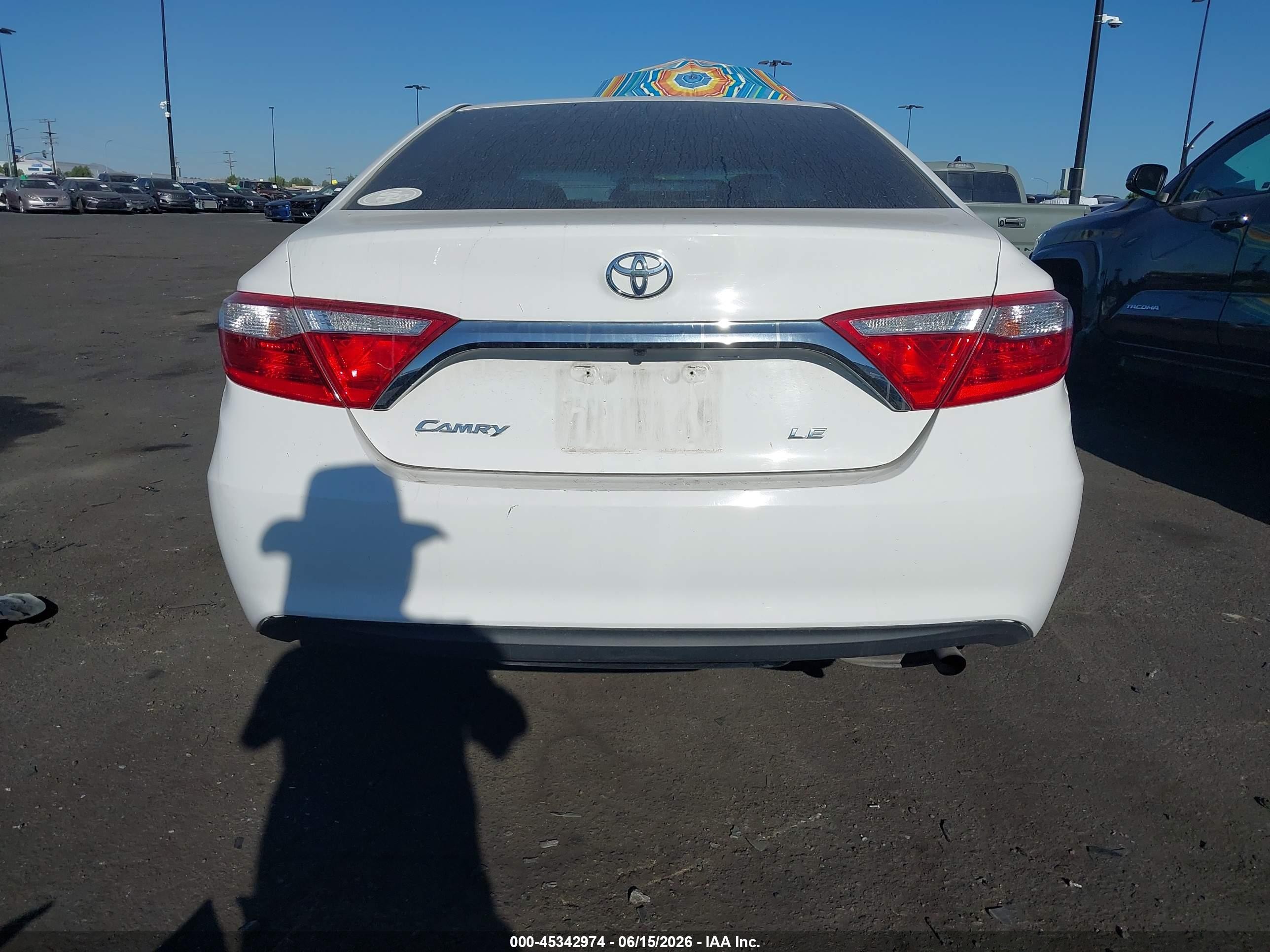 2015 Toyota Camry Le Белый vin: 4T4BF1FK8FR488669