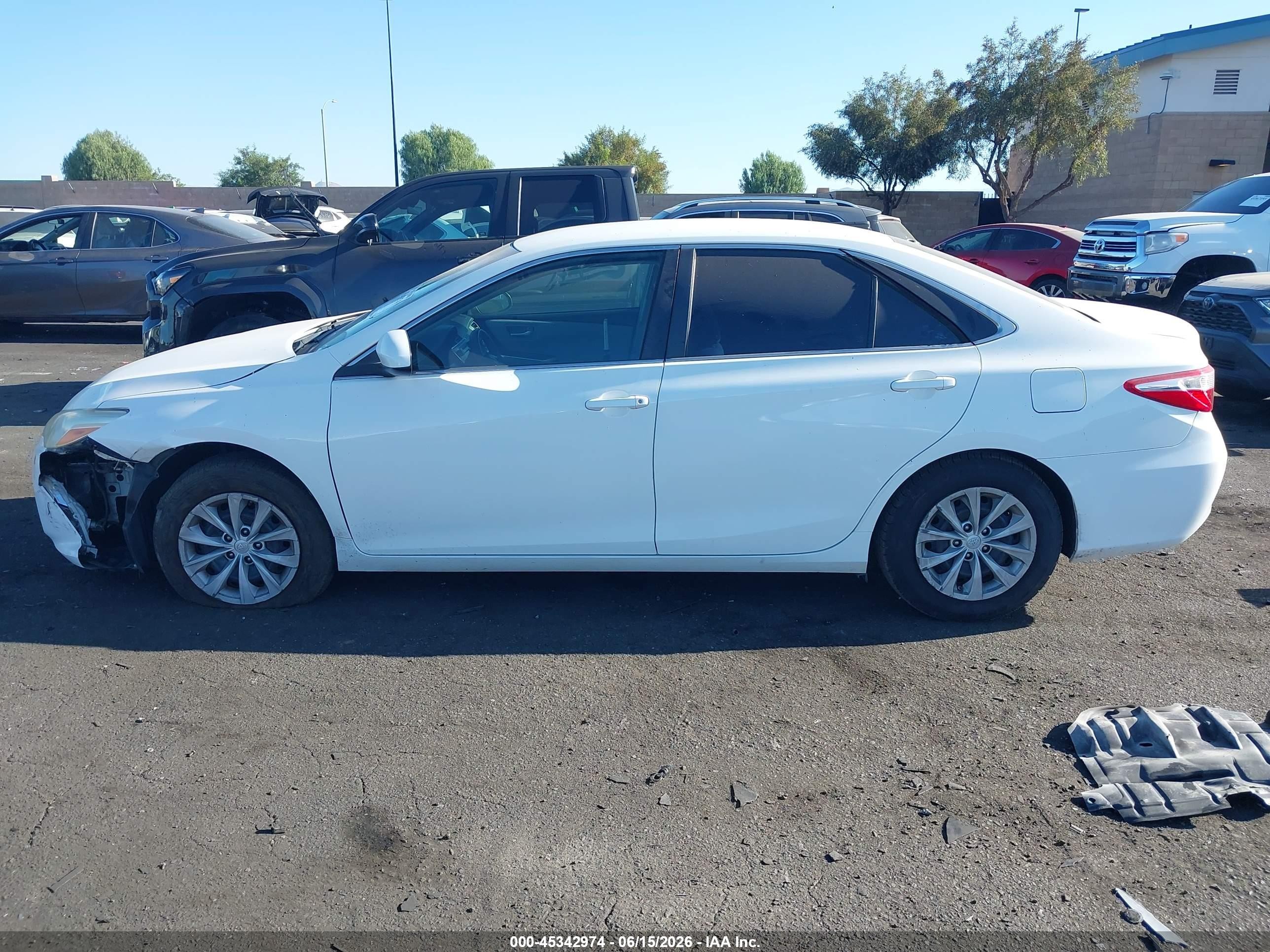2015 Toyota Camry Le Белый vin: 4T4BF1FK8FR488669