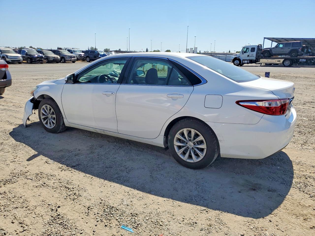 2015 Toyota Camry Le White vin: 4T4BF1FK8FR490549