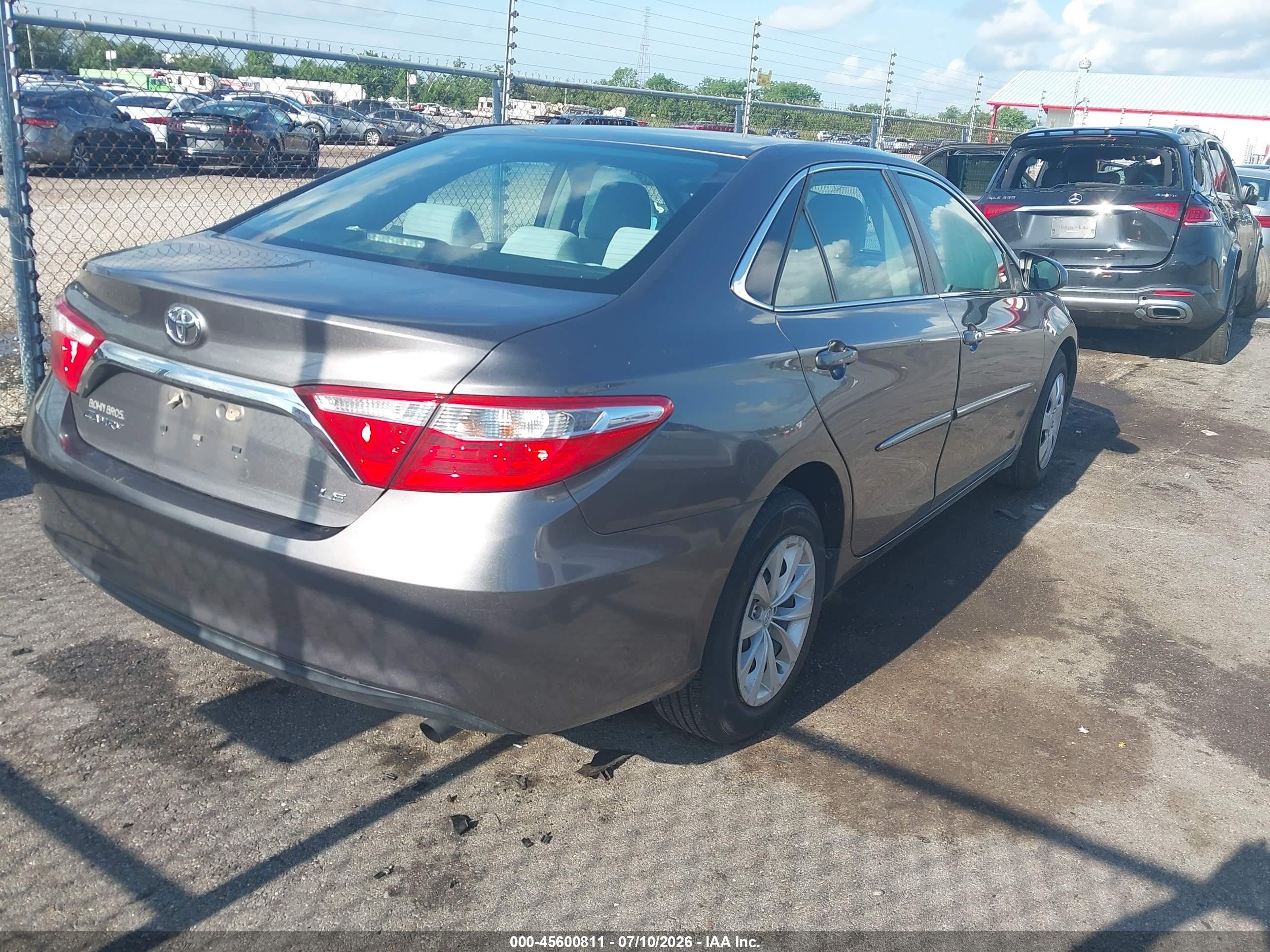 2015 Toyota Camry Le Серый vin: 4T4BF1FK8FR491975