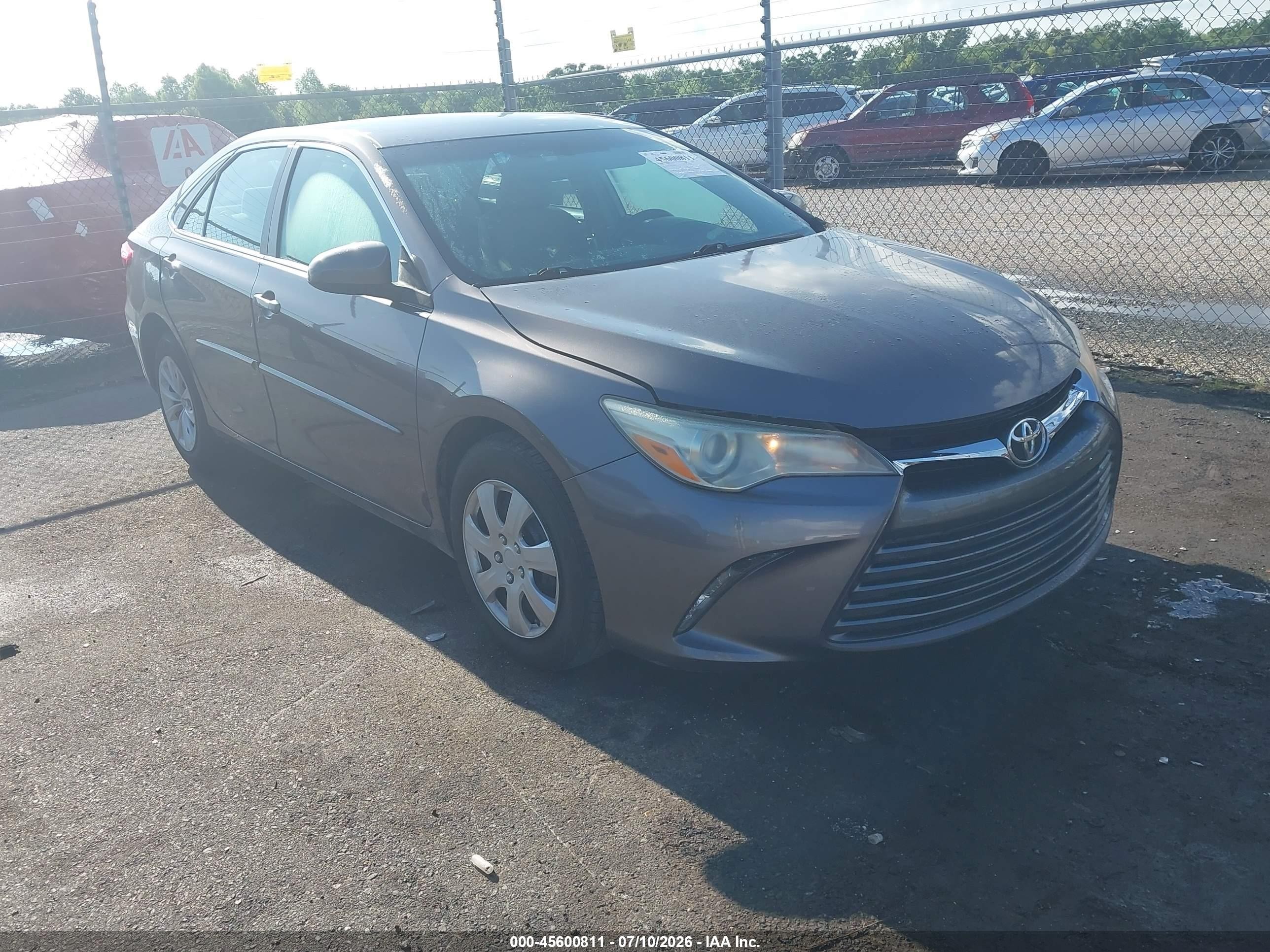 2015 Toyota Camry Le Gray vin: 4T4BF1FK8FR491975