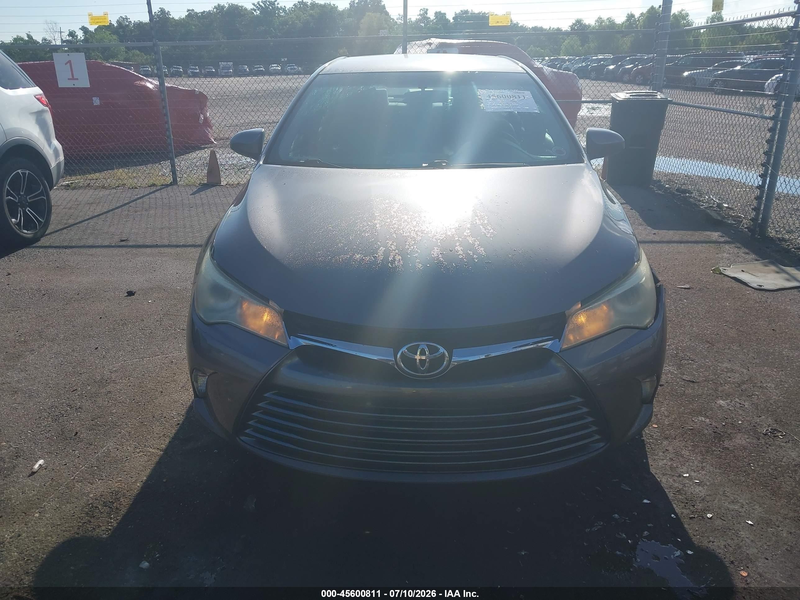 2015 Toyota Camry Le Серый vin: 4T4BF1FK8FR491975