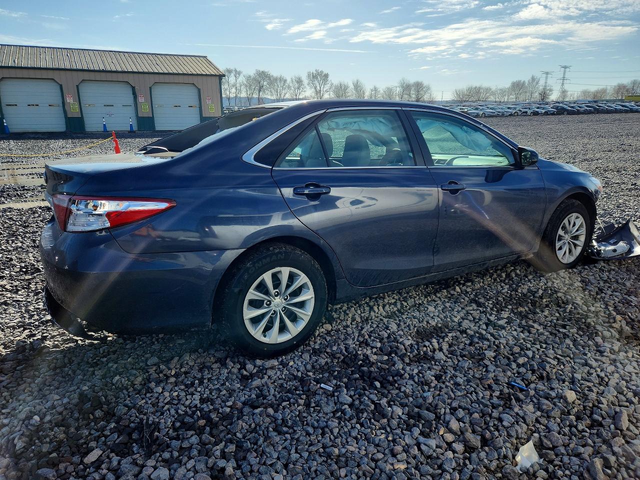 2015 Toyota Camry Le Blue vin: 4T4BF1FK8FR500562