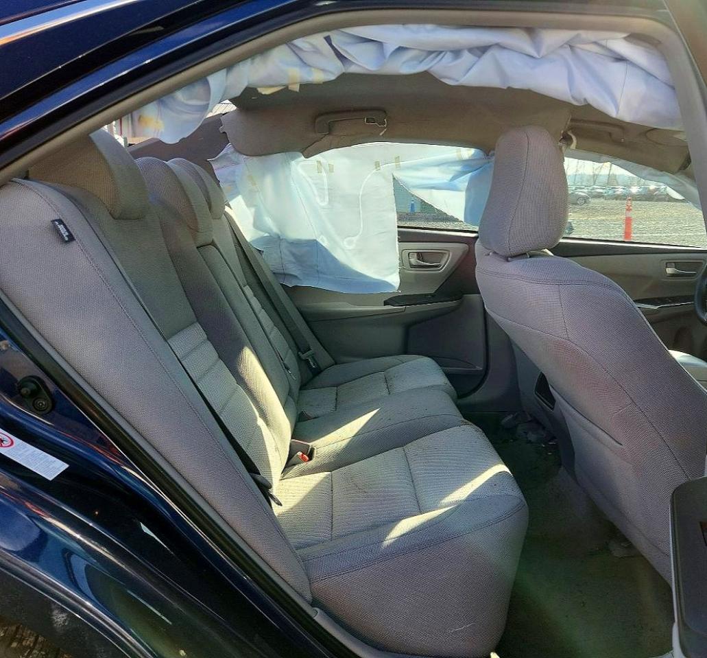 2015 Toyota Camry Le Blue vin: 4T4BF1FK8FR500562