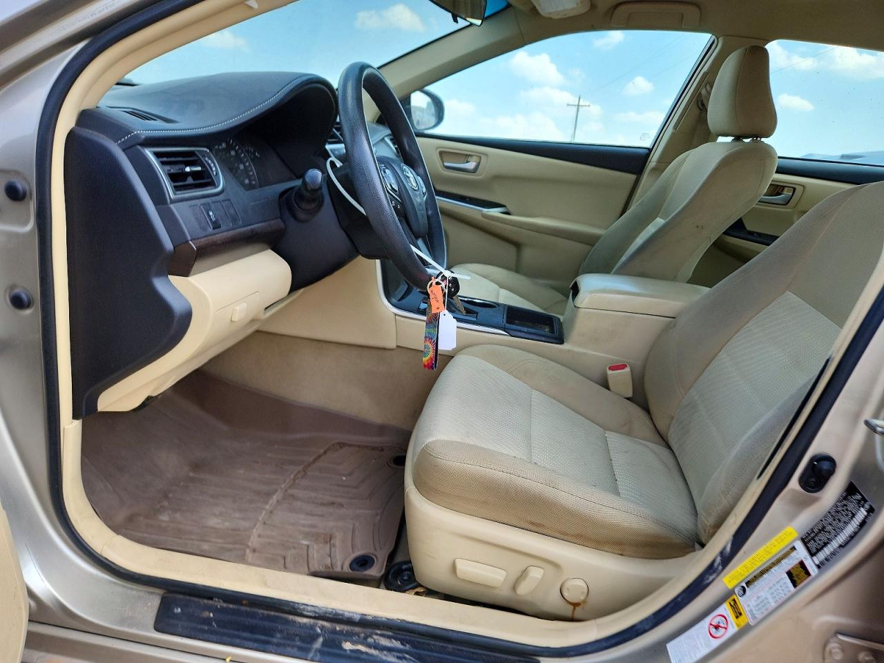 2015 Toyota Camry Le Beige vin: 4T4BF1FK8FR502151